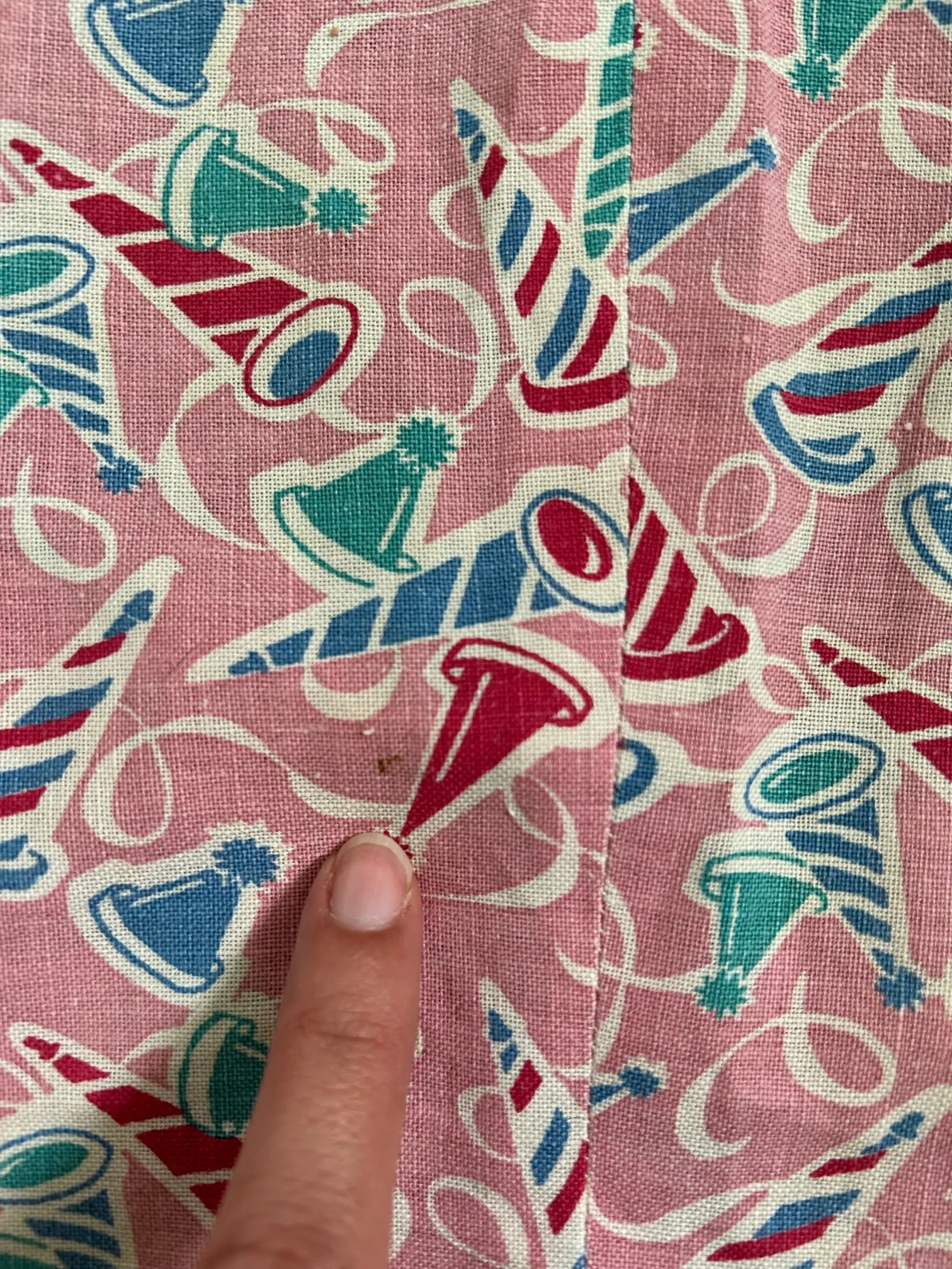 1930s crop top . novelty print top . size medium to large