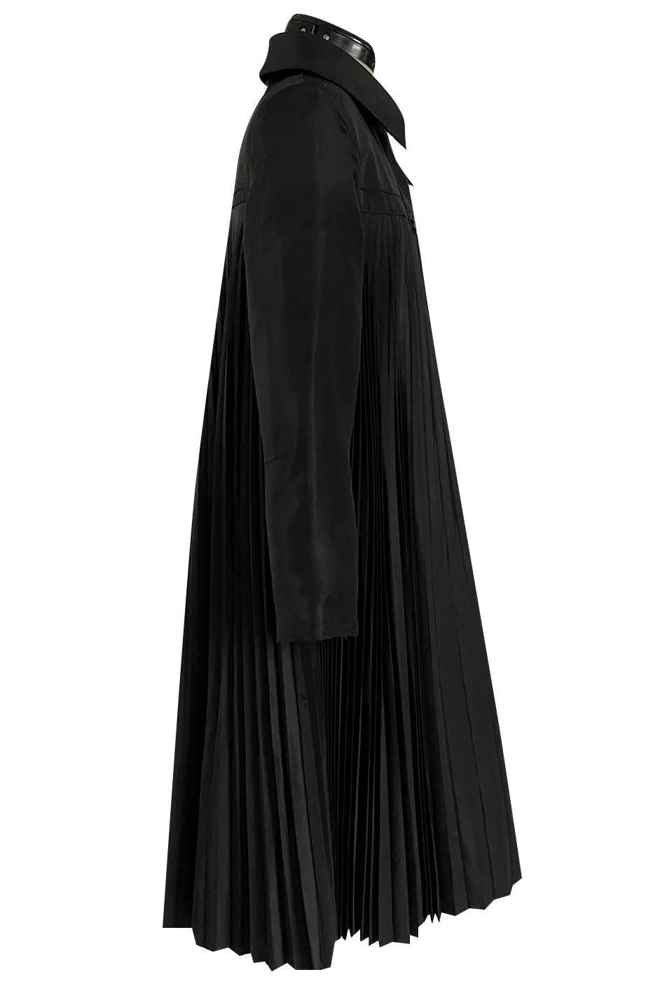 1980s Oscar de la Renta Open Knife Pleated Swing Coated Taffeta Black Jacket Coat
