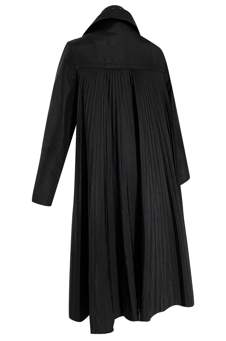 1980s Oscar de la Renta Open Knife Pleated Swing Coated Taffeta Black Jacket Coat