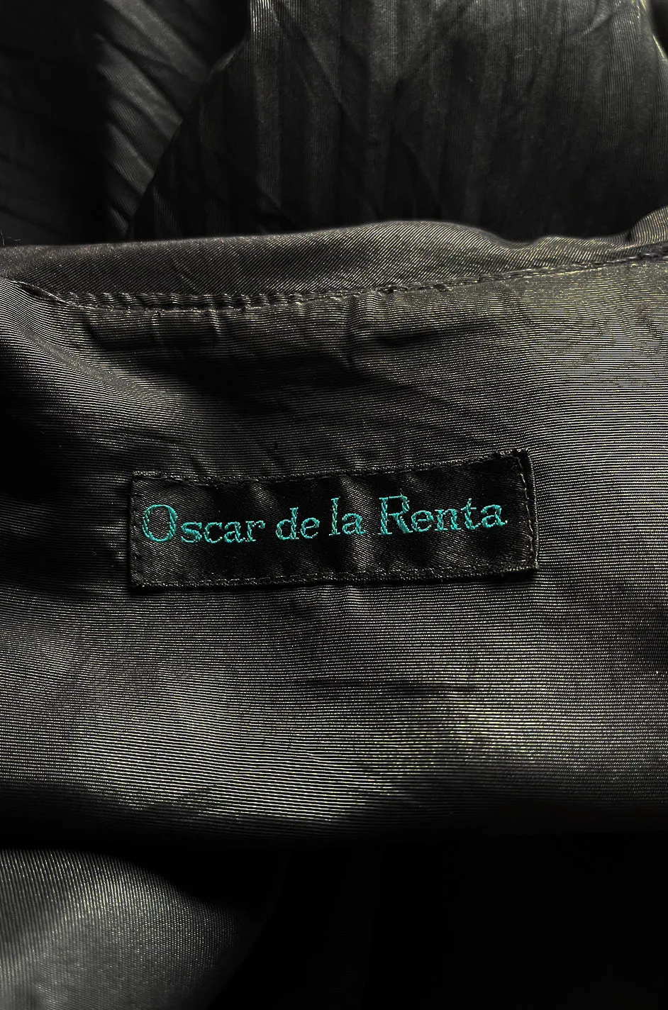 1980s Oscar de la Renta Open Knife Pleated Swing Coated Taffeta Black Jacket Coat