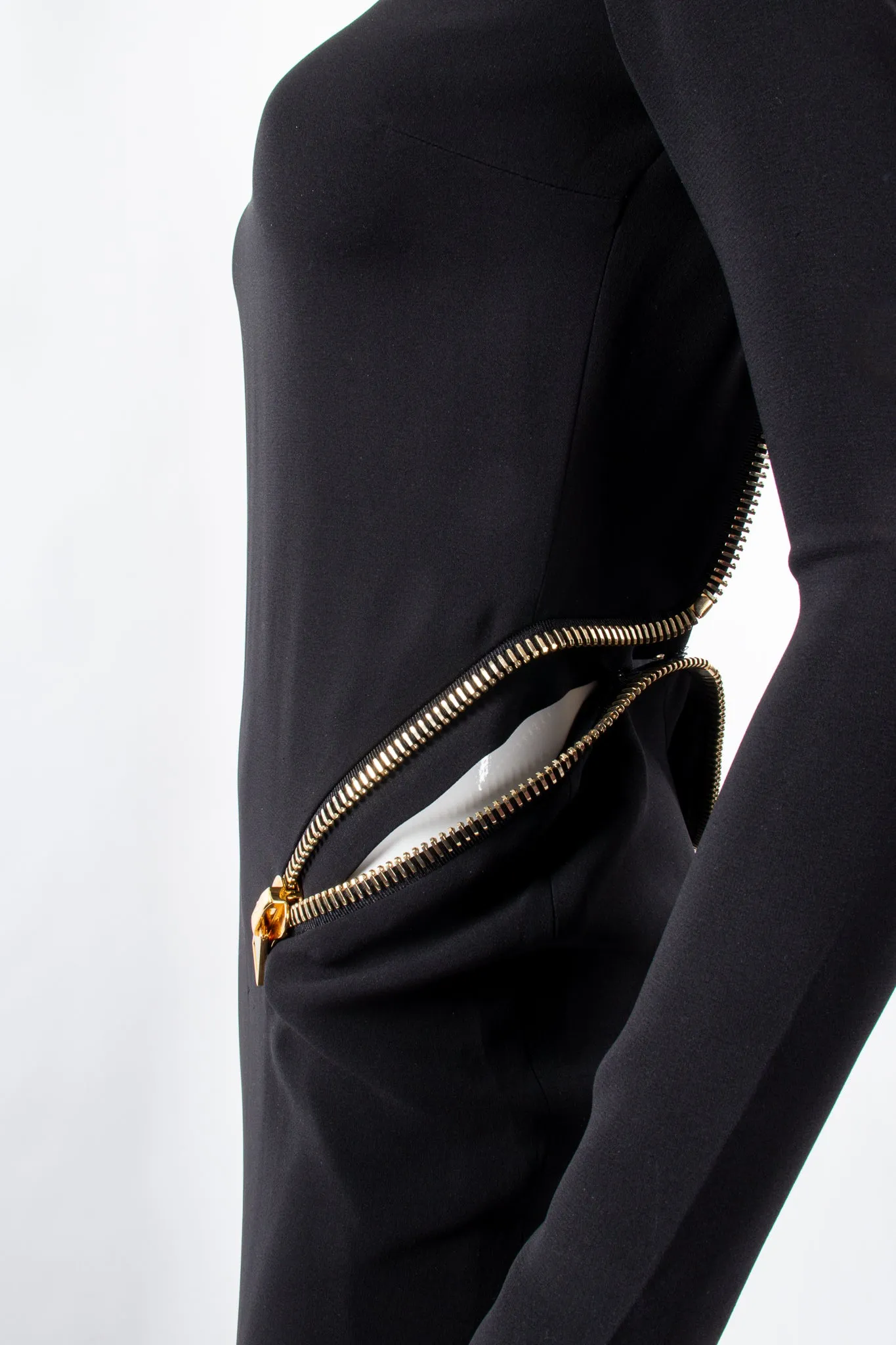 2012 A/W Plunge Back Zipper Gown