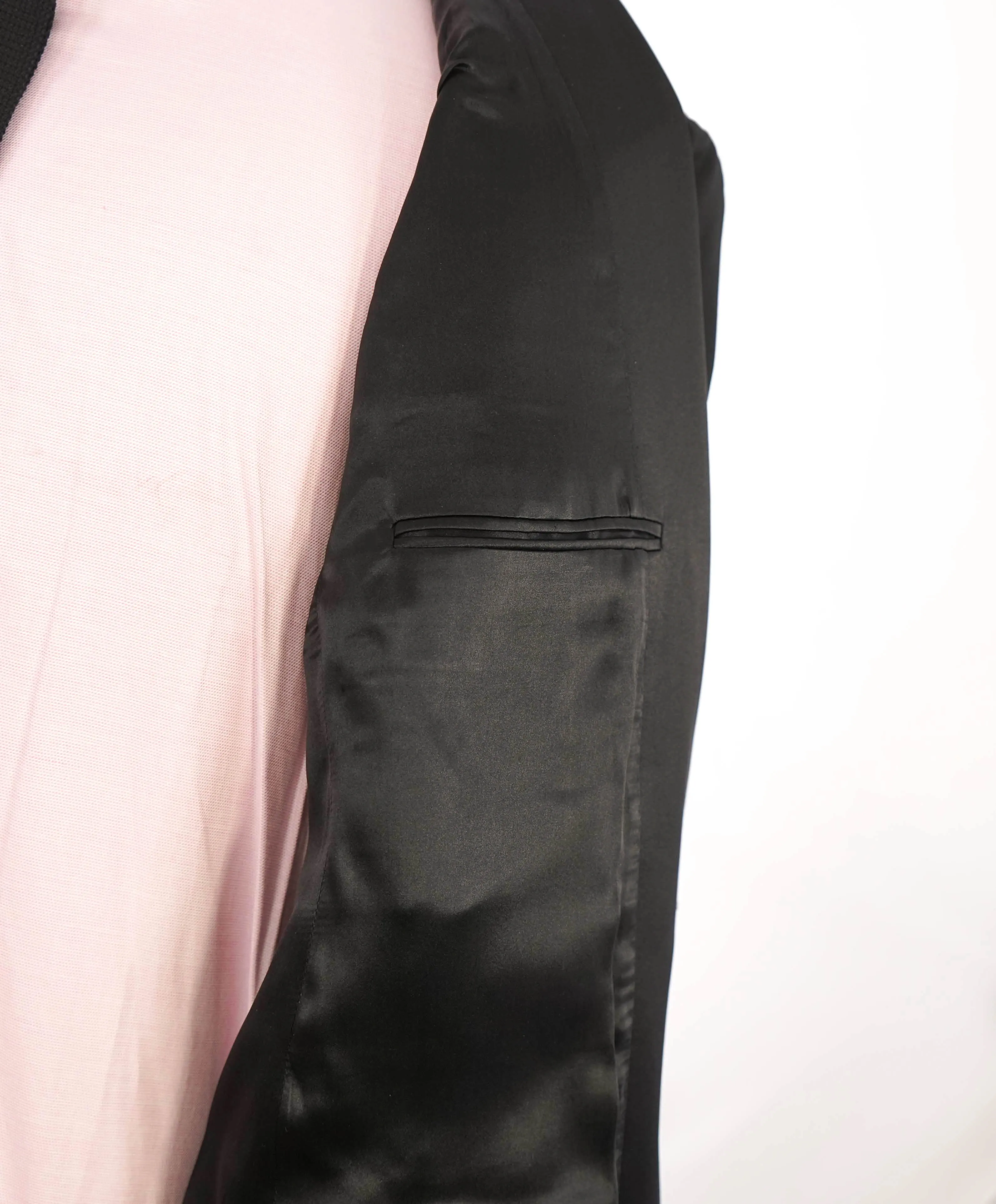 $5,494 GIORGIO ARMANI - "SOHO" Black SILK LINED Peak Lapel Tuxedo - 44R