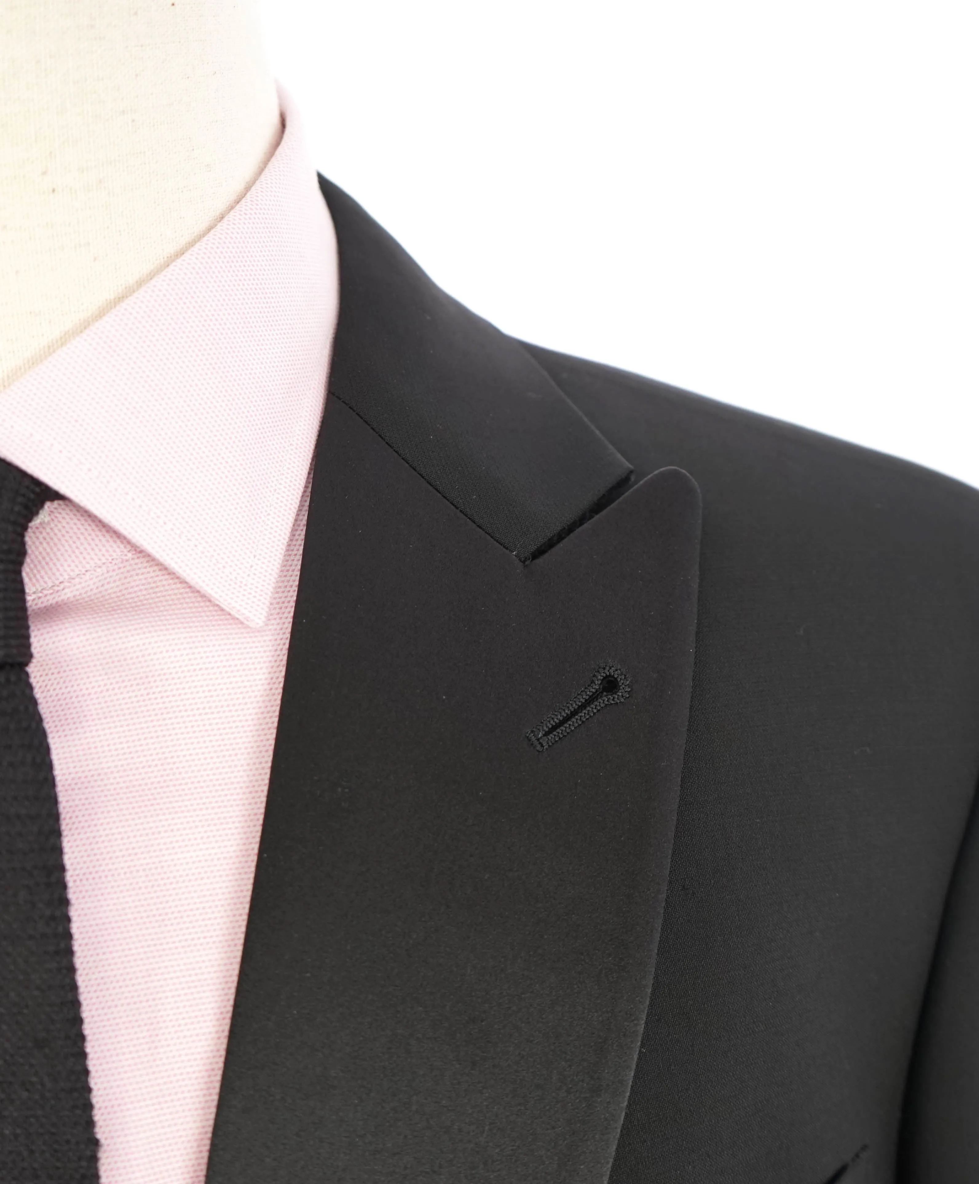 $5,494 GIORGIO ARMANI - "SOHO" Black SILK LINED Peak Lapel Tuxedo - 44R
