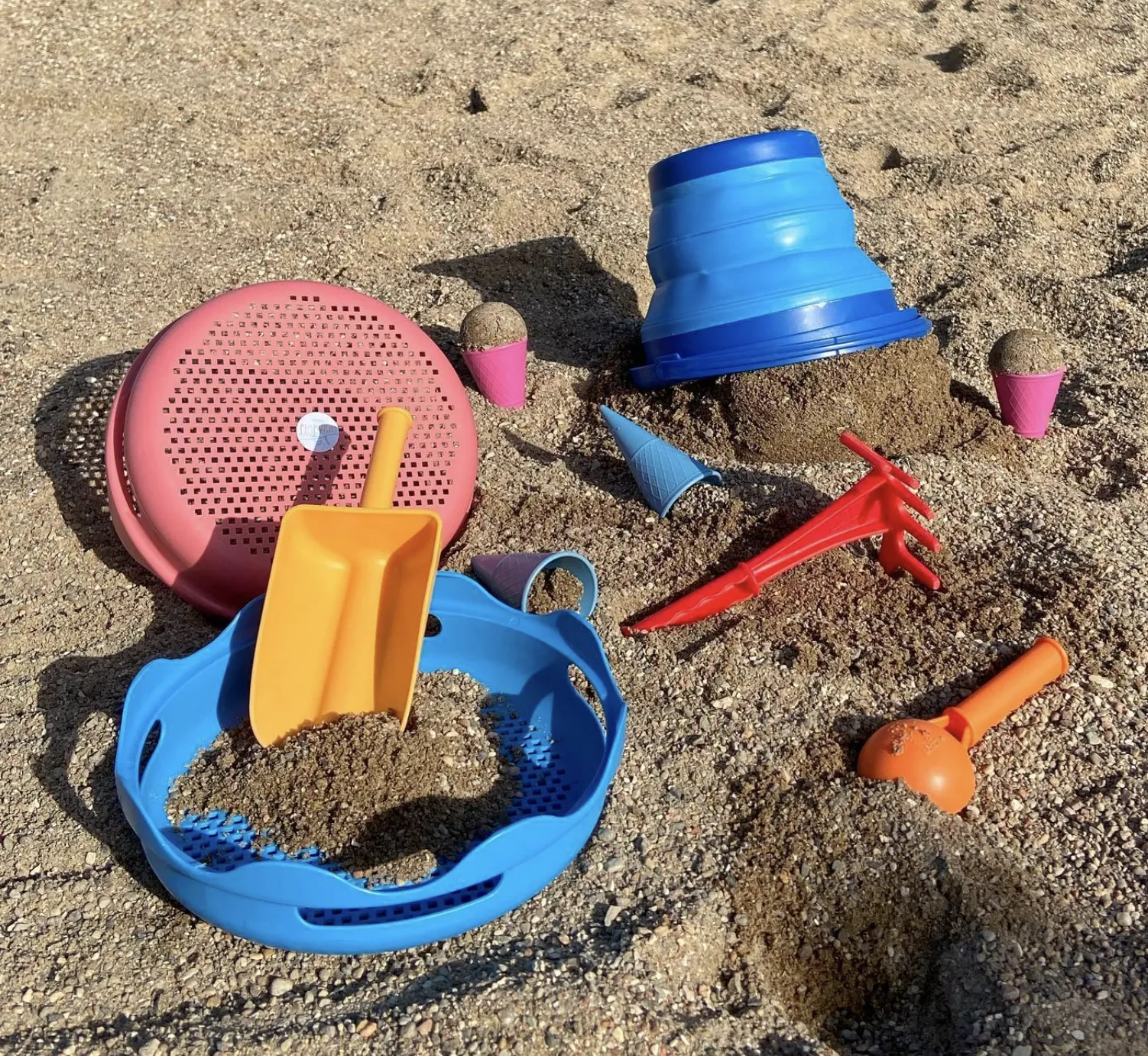7-in-1 sand toy set (red)