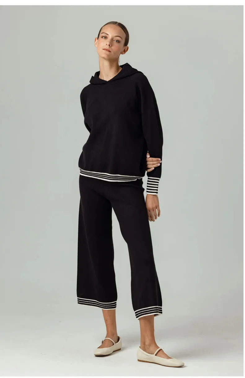 AIRA HOODIE