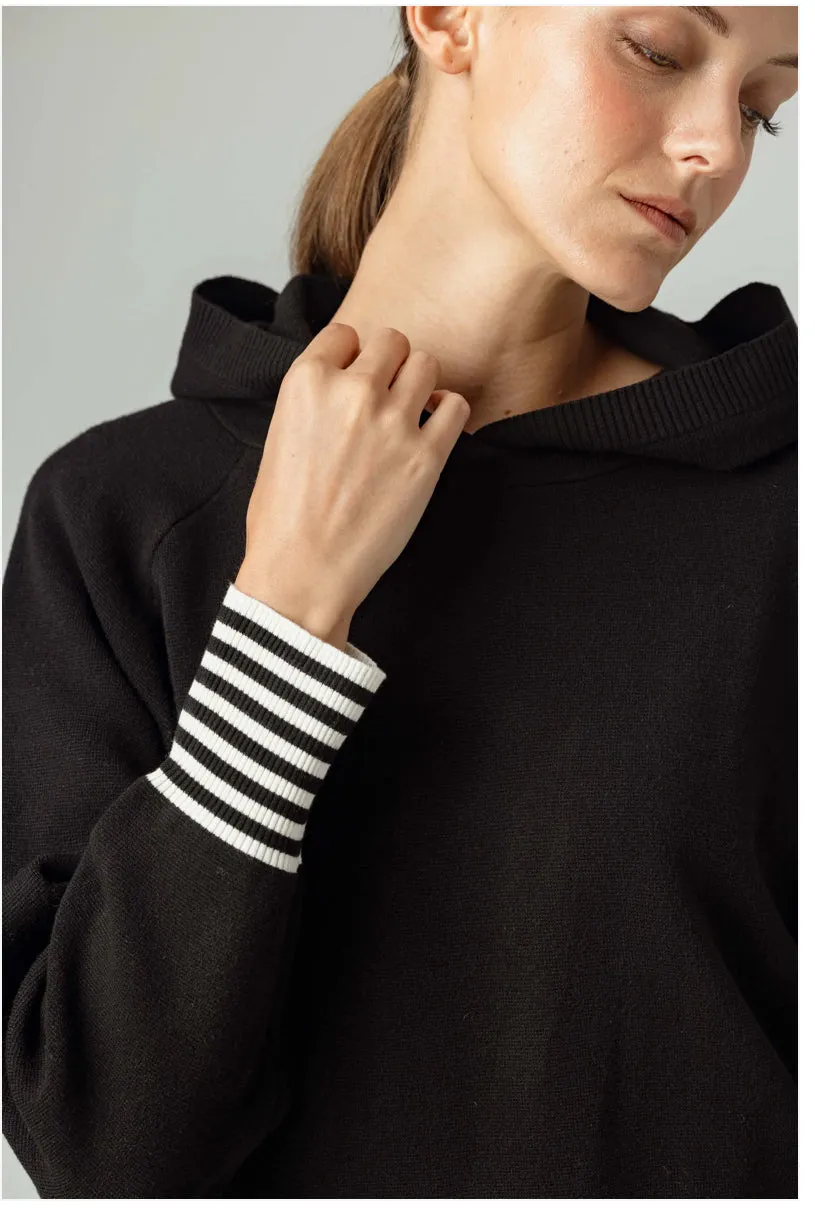 AIRA HOODIE