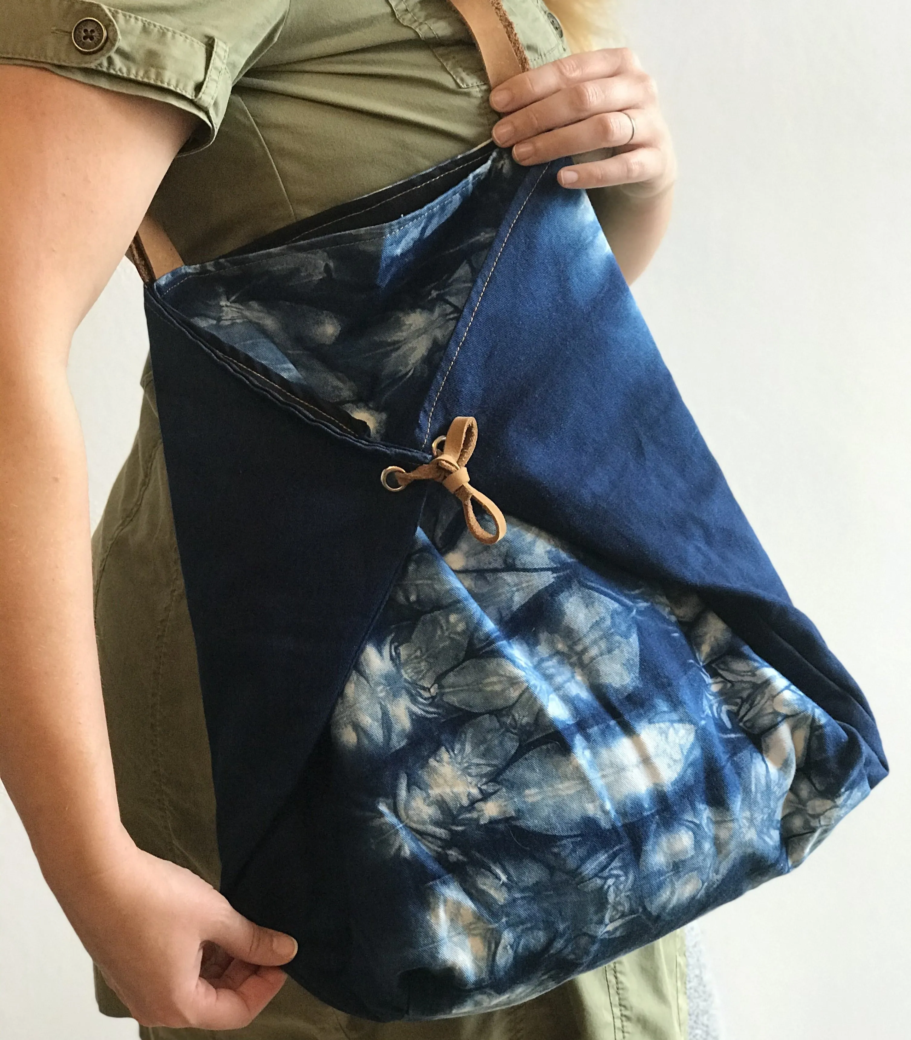 Alma de Añil Convertible Tote