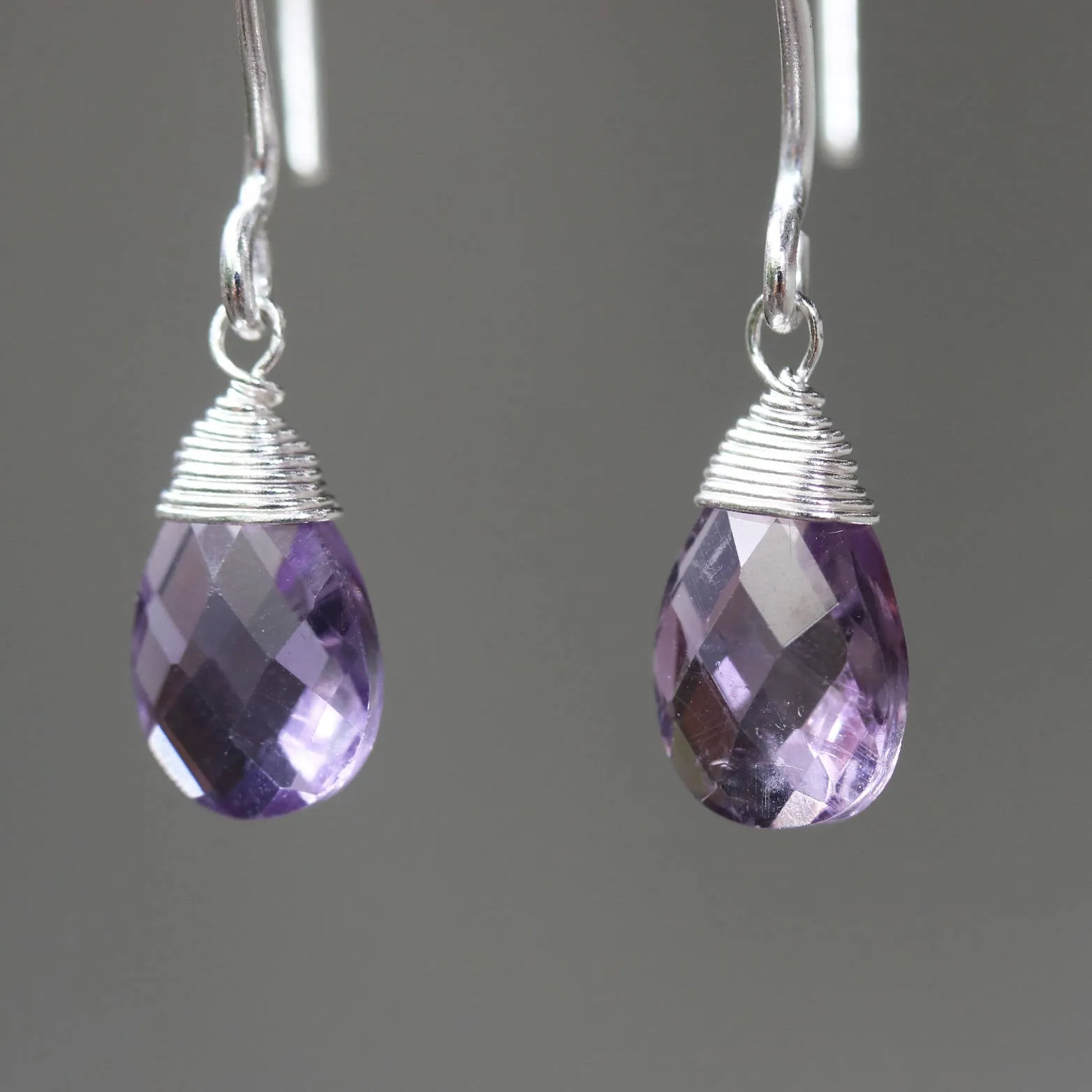 Amethyst drop silver earring.