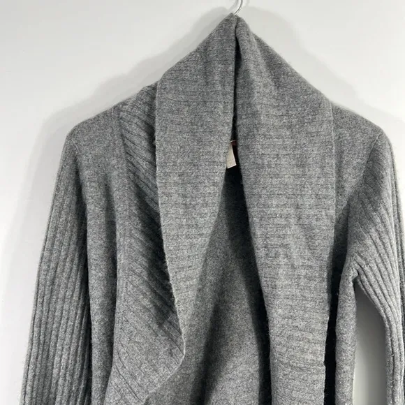 Aqua M 100% Cashmere Gray Bell Sleeve Open Cardigan Long Line Sweater