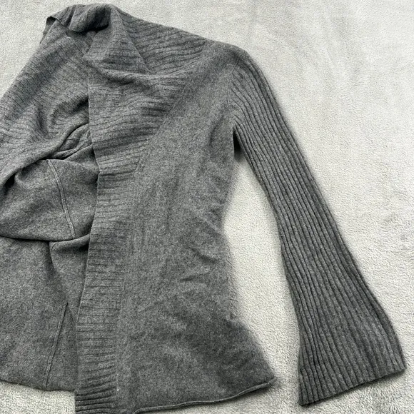Aqua M 100% Cashmere Gray Bell Sleeve Open Cardigan Long Line Sweater
