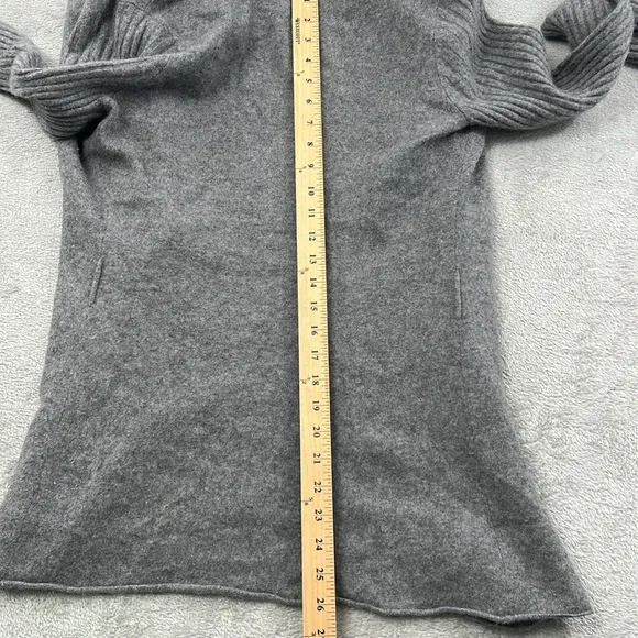 Aqua M 100% Cashmere Gray Bell Sleeve Open Cardigan Long Line Sweater
