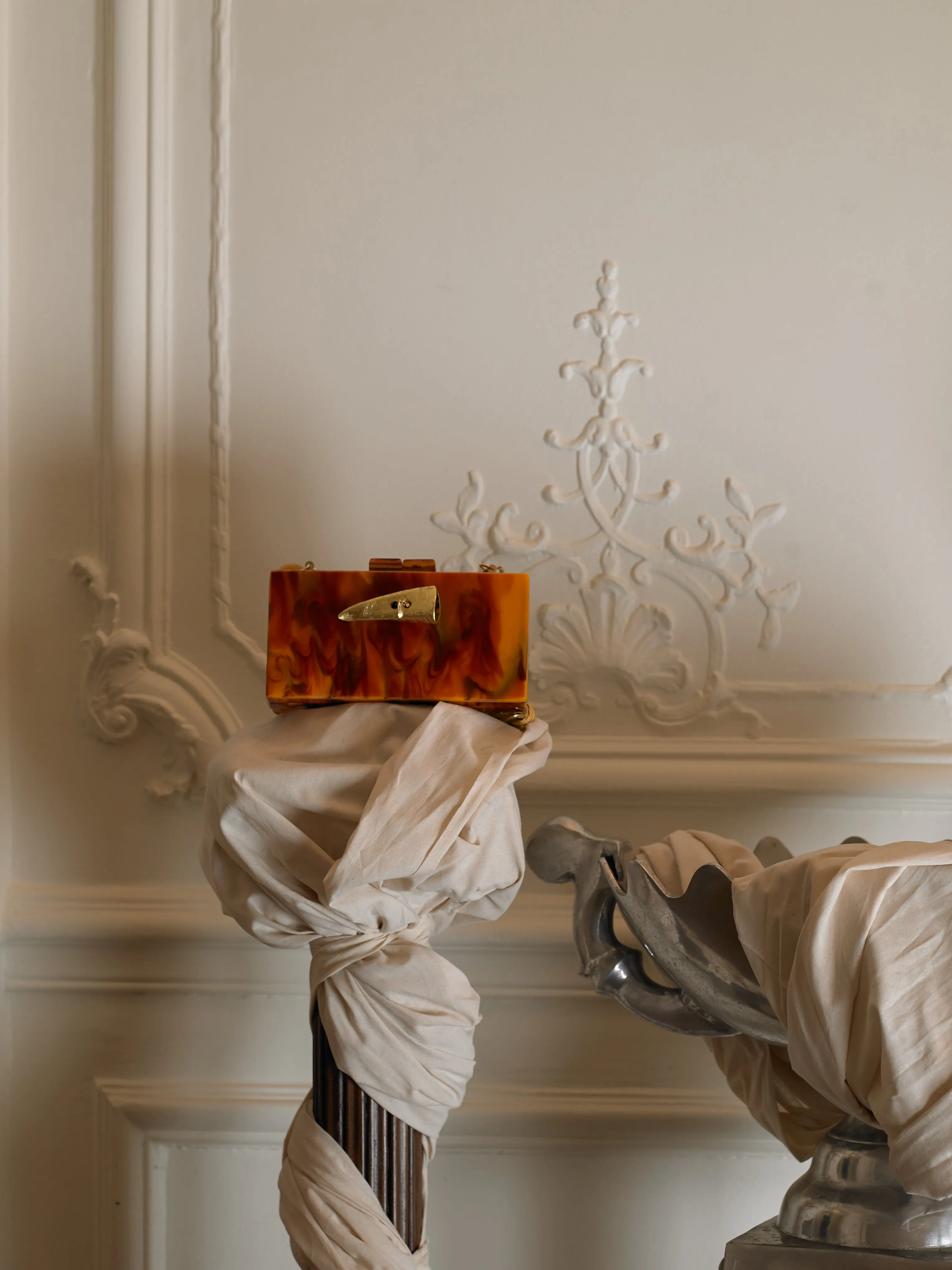 Artisanal Gaia Chain clutch - Marble Flame