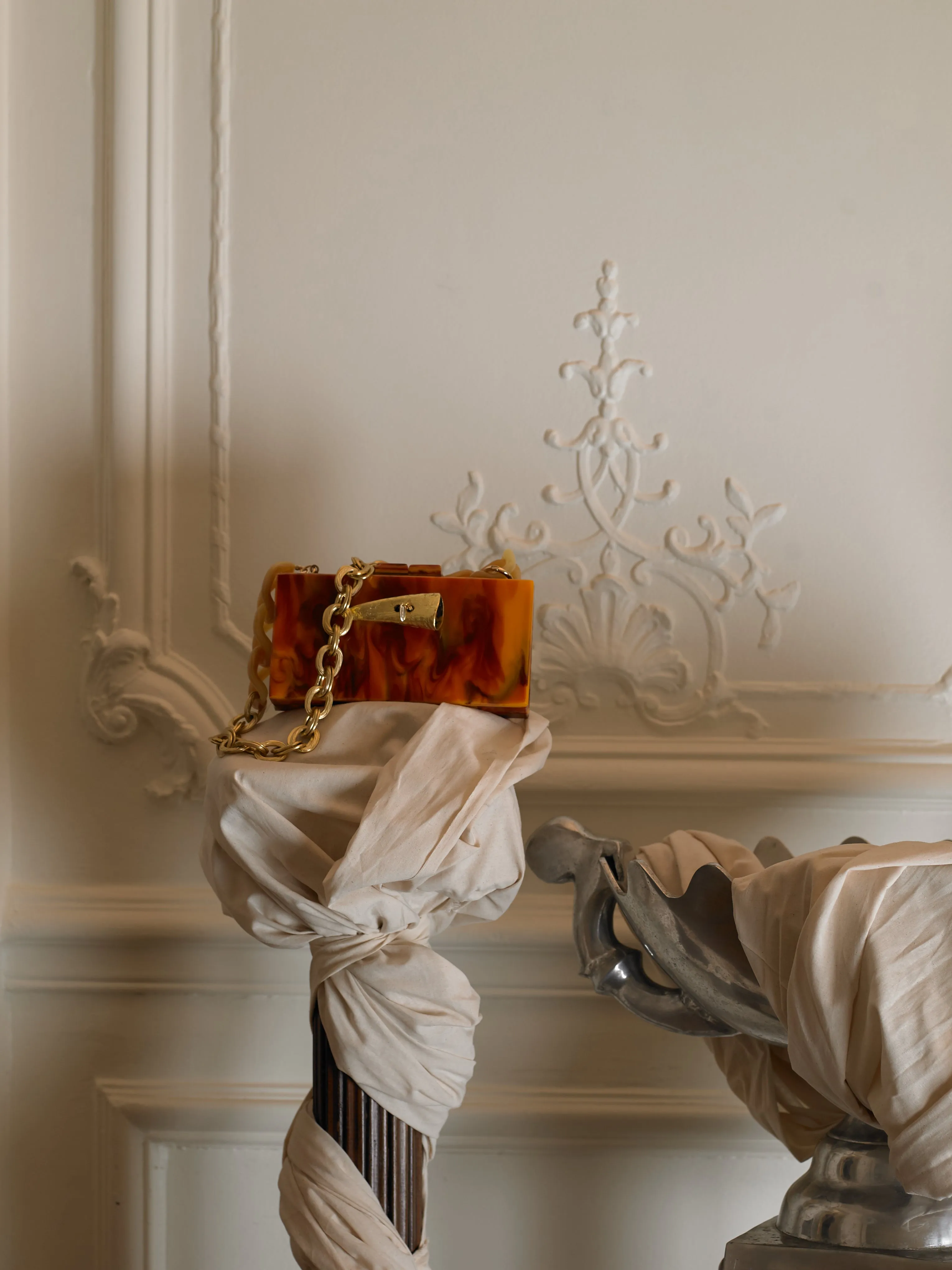 Artisanal Gaia Chain clutch - Marble Flame