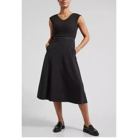 Athleta • Ryder Midi Dress in Black