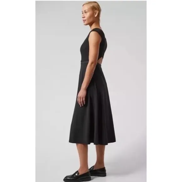 Athleta • Ryder Midi Dress in Black