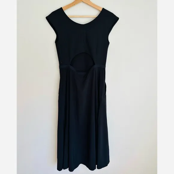 Athleta • Ryder Midi Dress in Black
