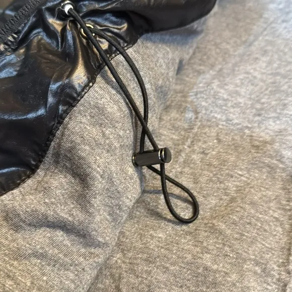 Banana Republic, long women’s black puffer coat size medium looks like new
