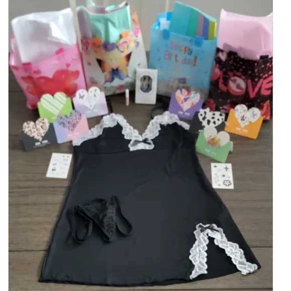 Brand New 🔥 Sexy Black/White Lace Lingerie W/G-String, Nails, Etc. Gift Bag 💝