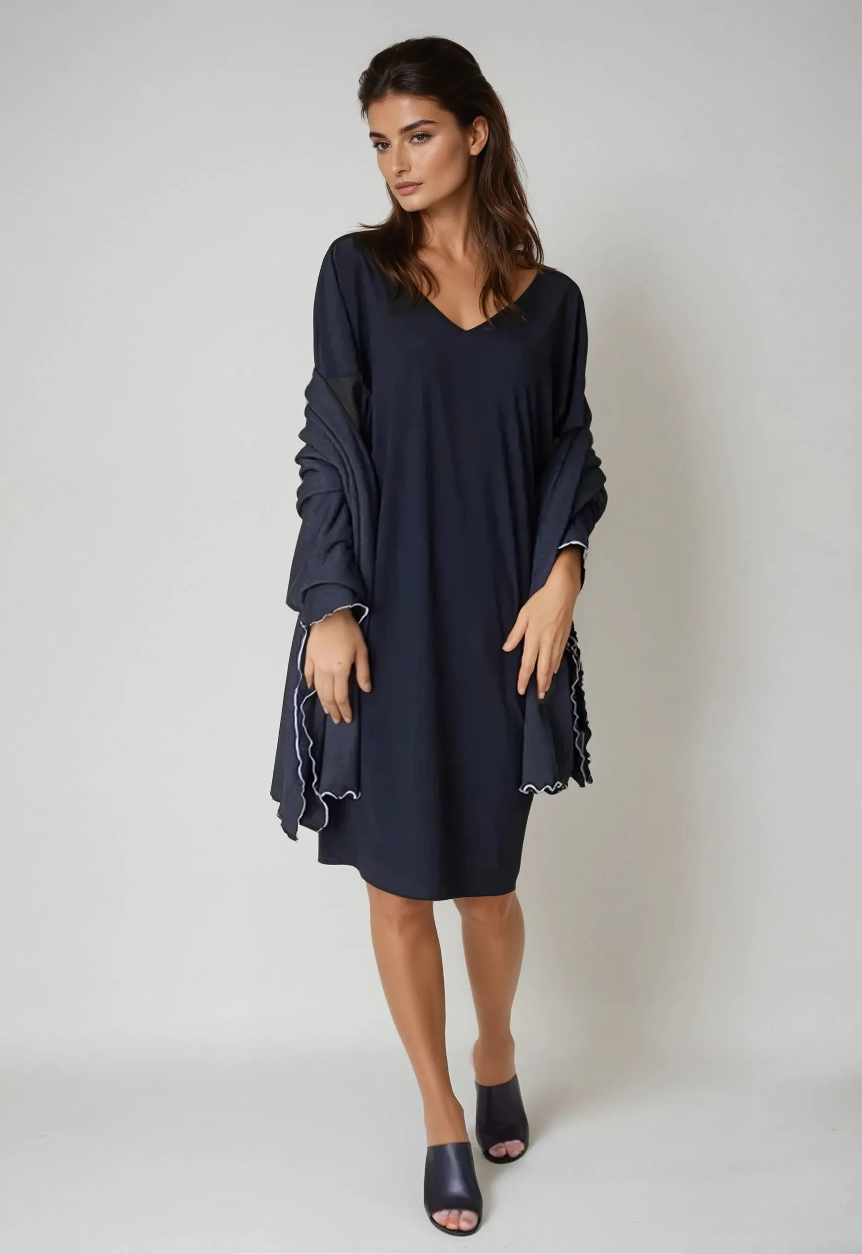 Buki Travel Wrap - Charcoal Grey