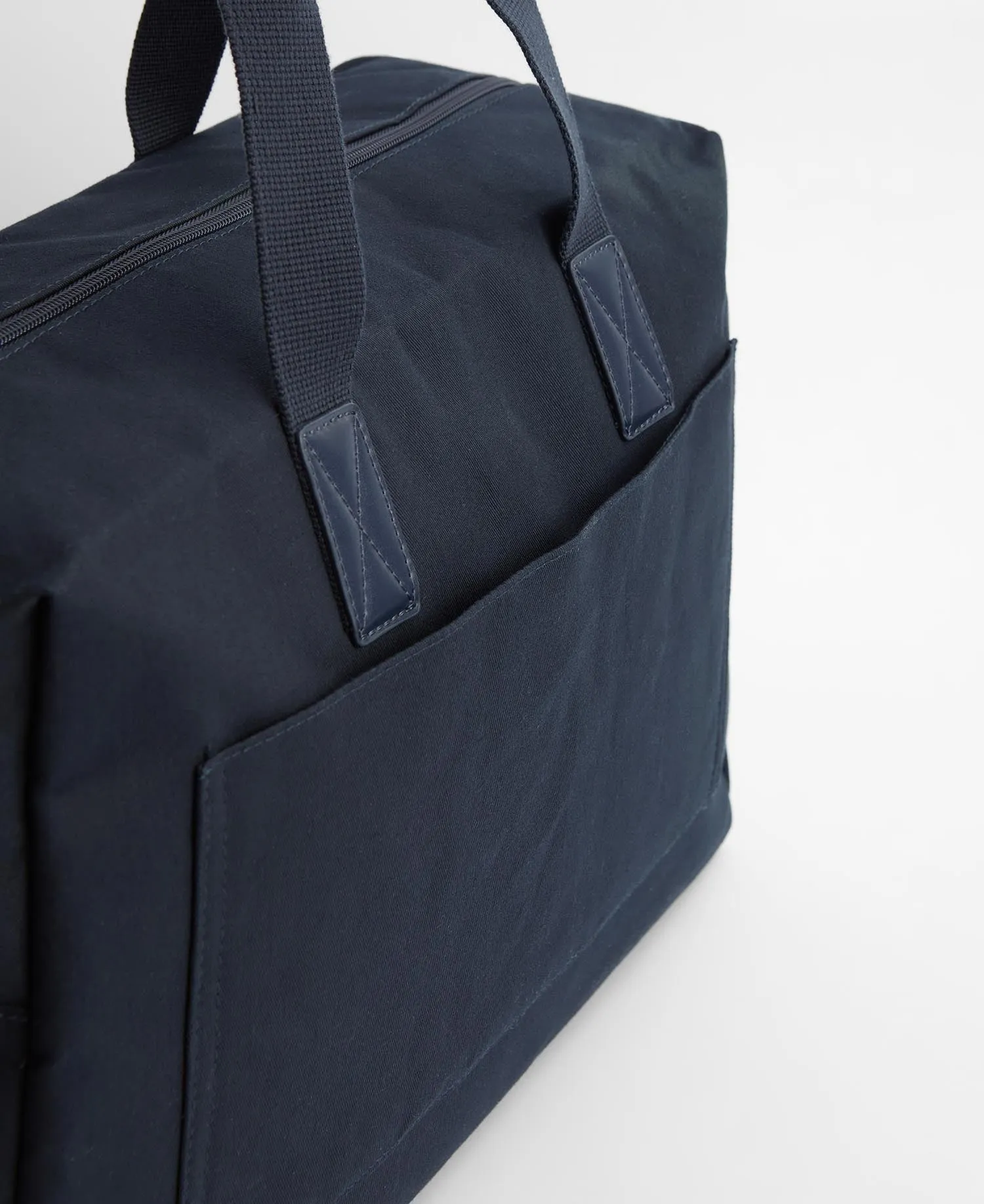 Cascade Holdall Bag in Navy