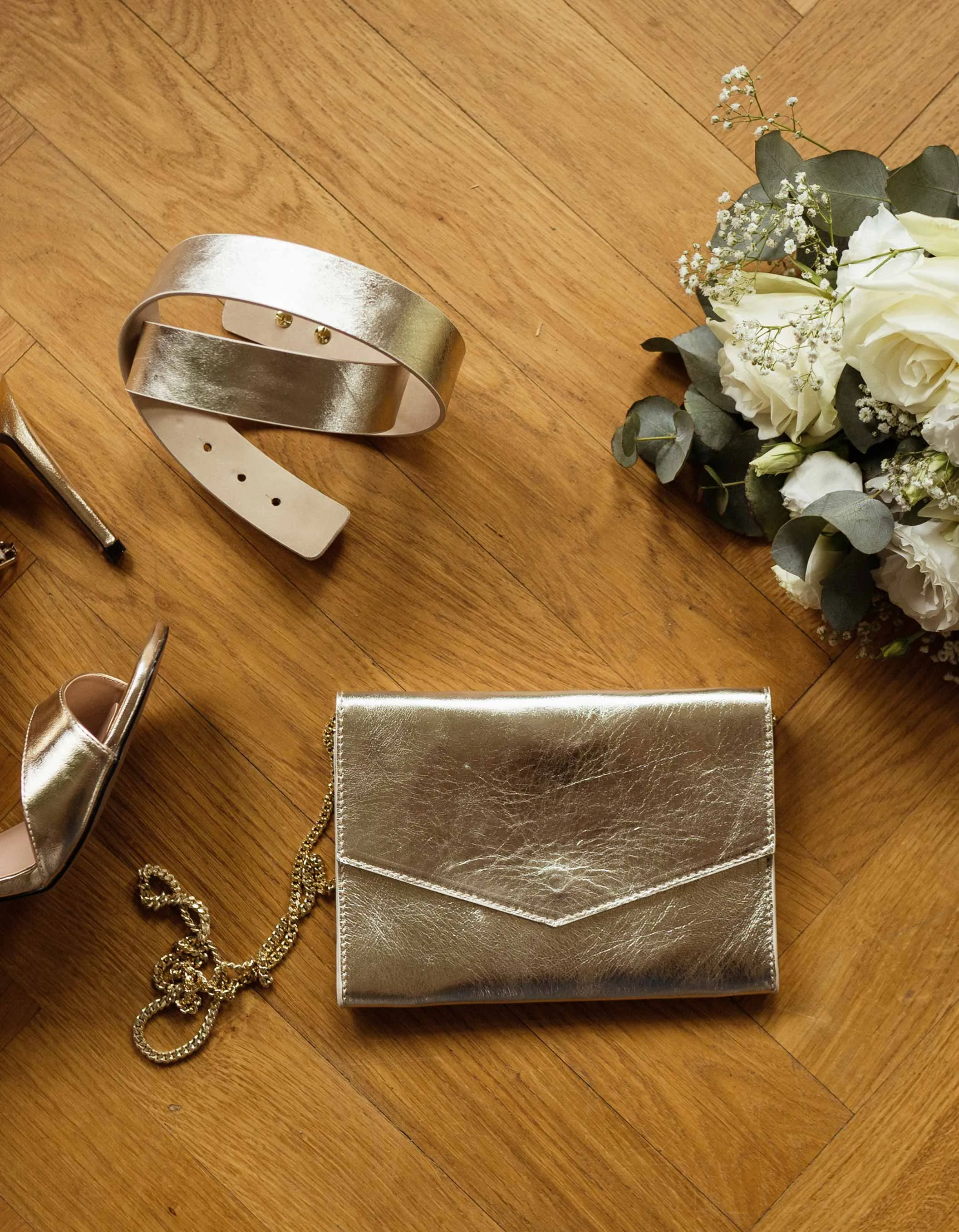 Constant Love Clutch - Gold matt