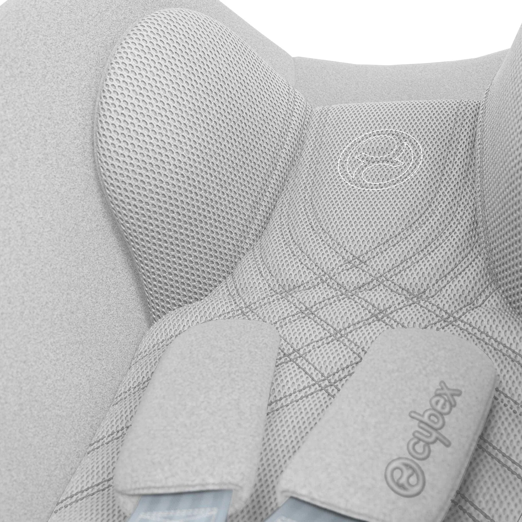 Cybex Cloud T PLUS i-Size Car Seat in Platinum White