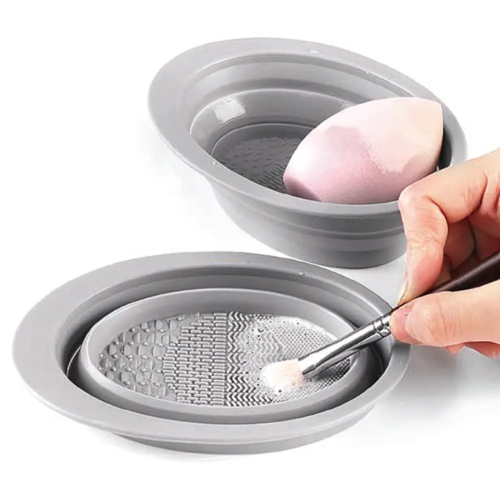 DAISO Silicone Makeup Brush Cleaner (Foldable)