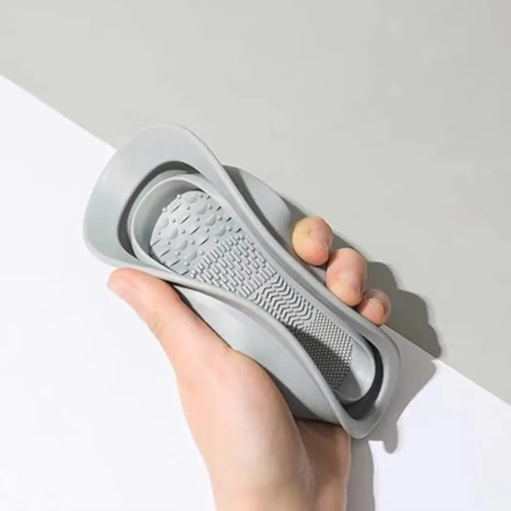 DAISO Silicone Makeup Brush Cleaner (Foldable)