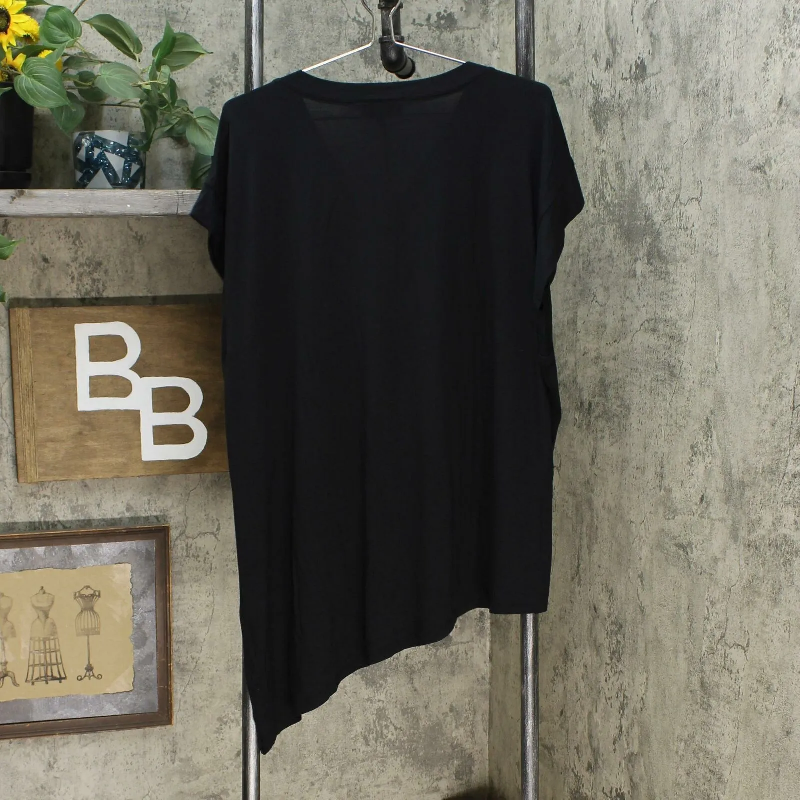 DG2 by Diane Gilman Women's Plus Size Asymmetric Hem V-Neck T-Shirt