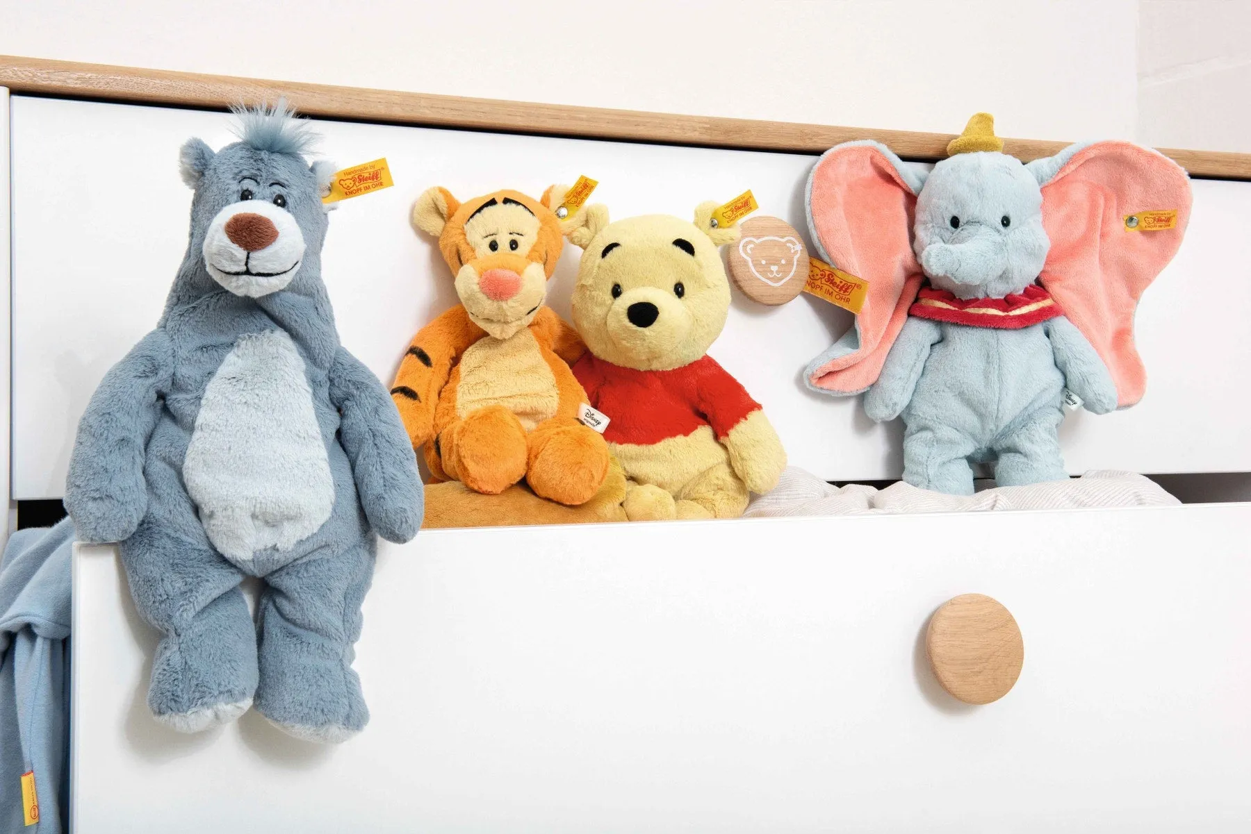 Disney Originals Winnie the Pooh