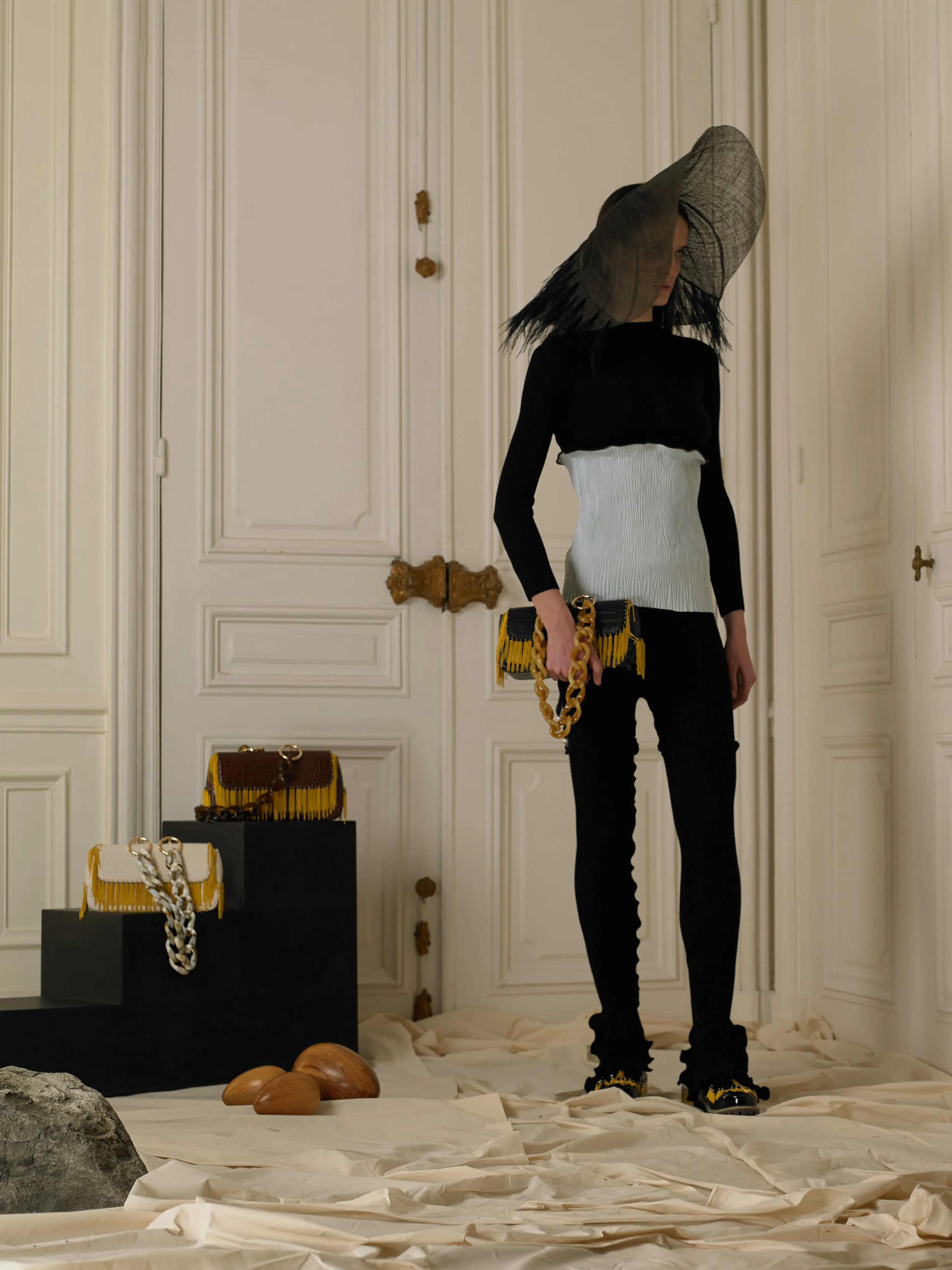 Dyome Chaine Clutch - Black/Gold