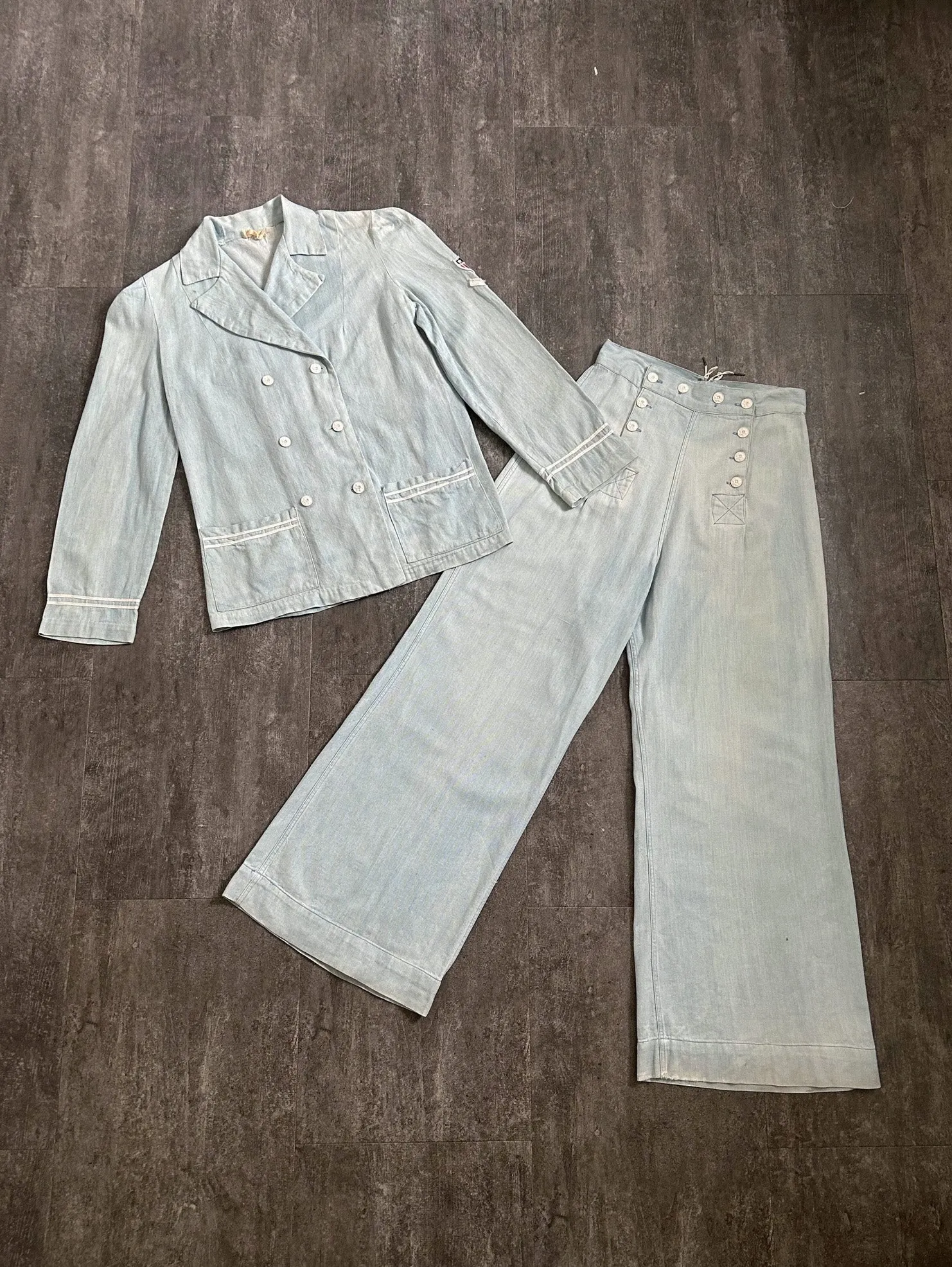 Early 1940s denim jacket . vintage jean jacket . size small to s/m