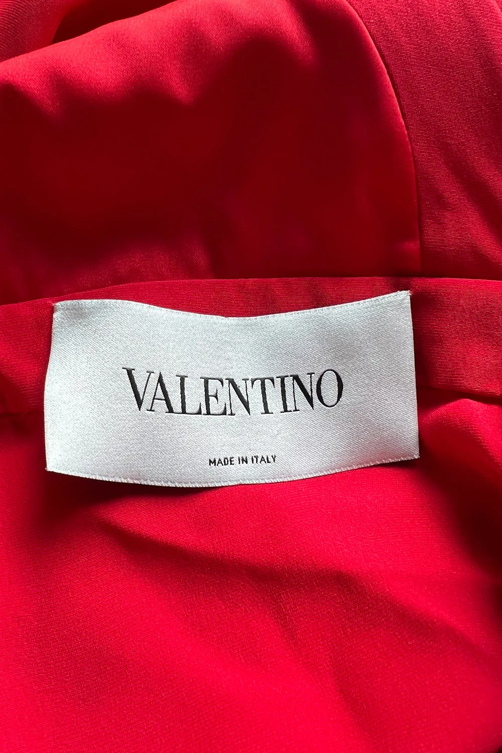 Fabulous Fall 2012 Valentino Red Silk Crepe Jersey Dress w Deep Scalloped Front Plunge