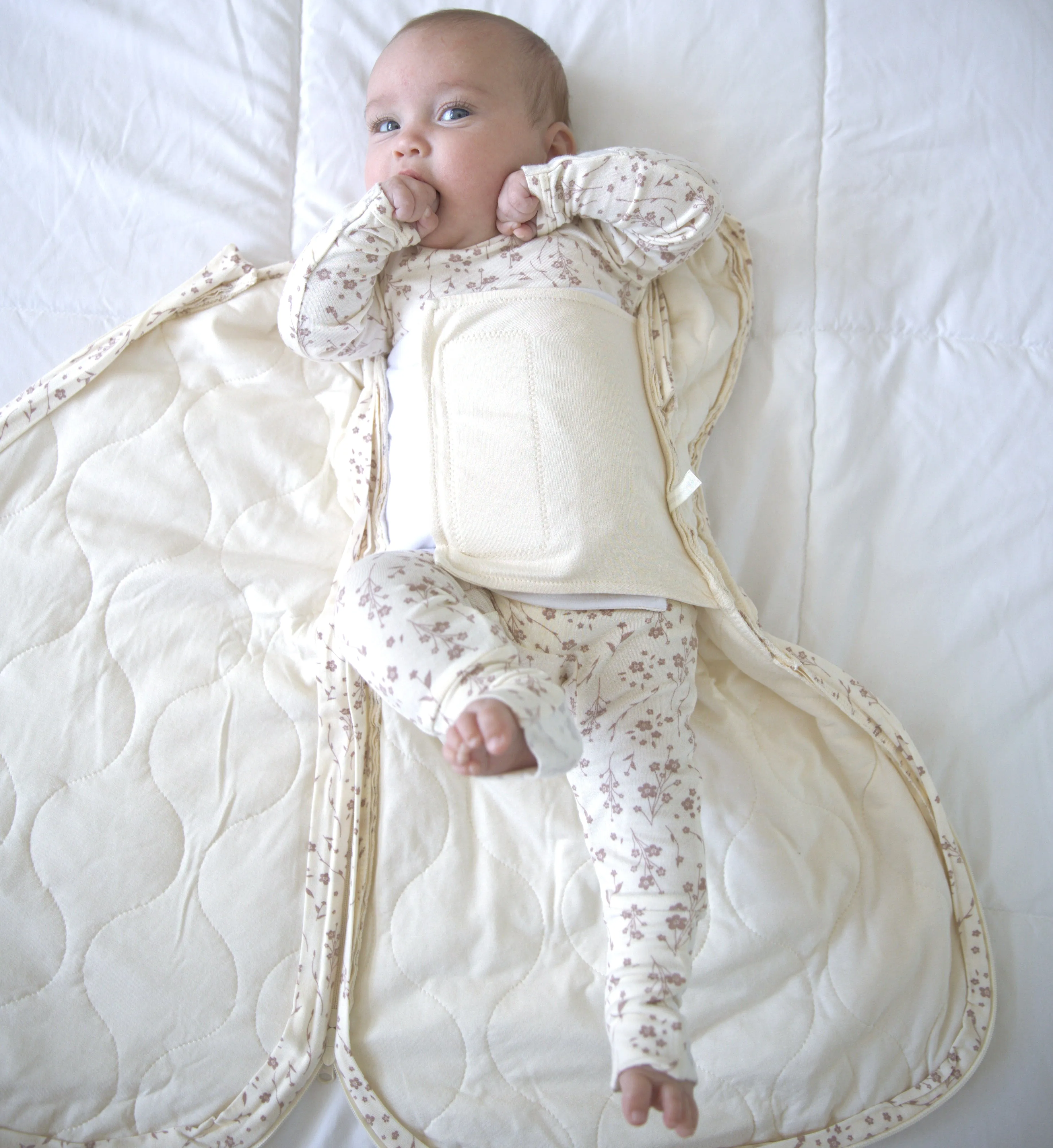 günamüna Swaddle Sleep Sack Duvet Bamboo Posies 2.6 TOG (Min. of 2, multiples of 2)
