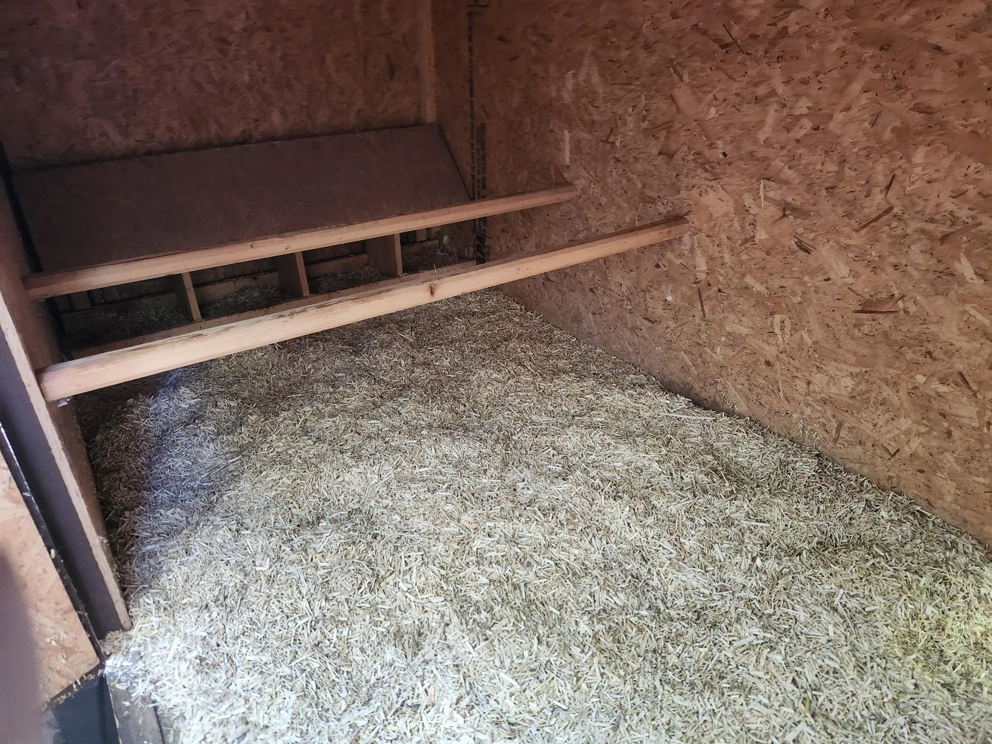 Hemp bedding, USA Grown Chicken Coop Hemp Bedding, (285L), 10  Cubic Feet, Grade A Premium Hemp Bedding for Coops, Nesting Boxes, Small & Large Animals