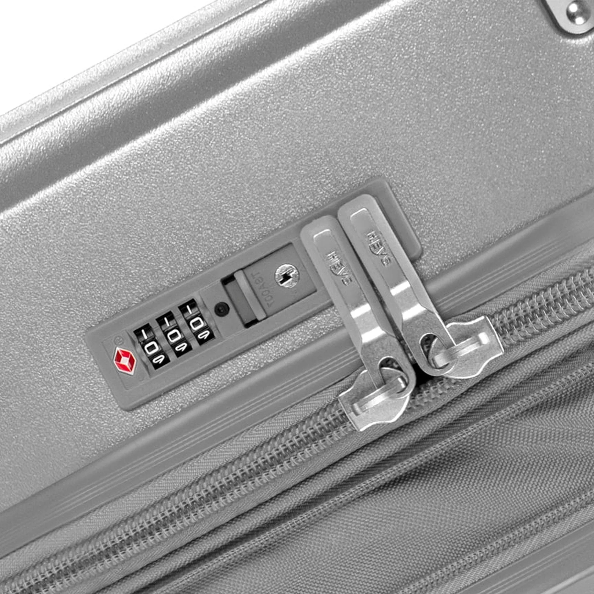 Heys Luxe 30" Trunk Spinner