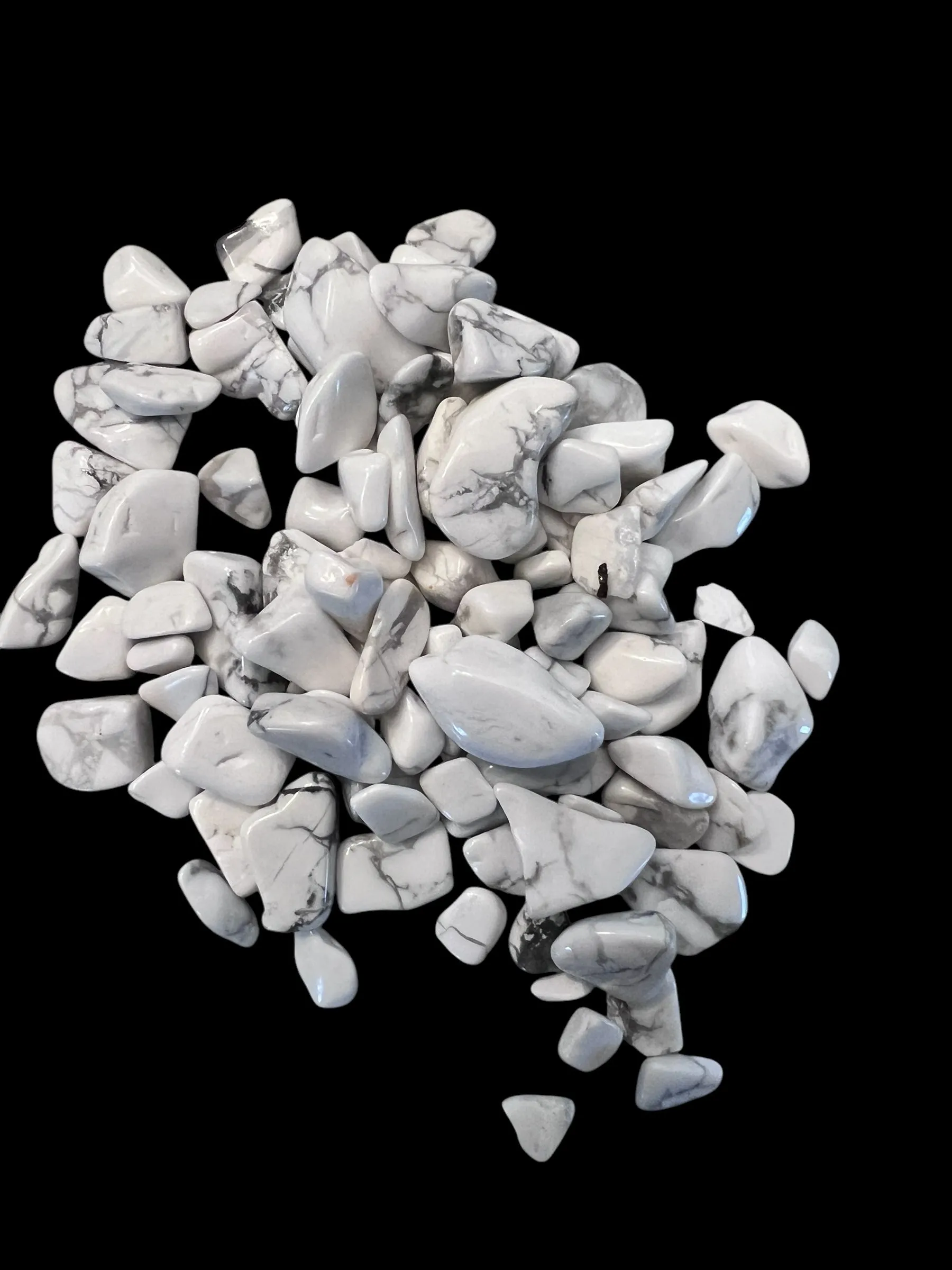 Howlite Gemstone Chips