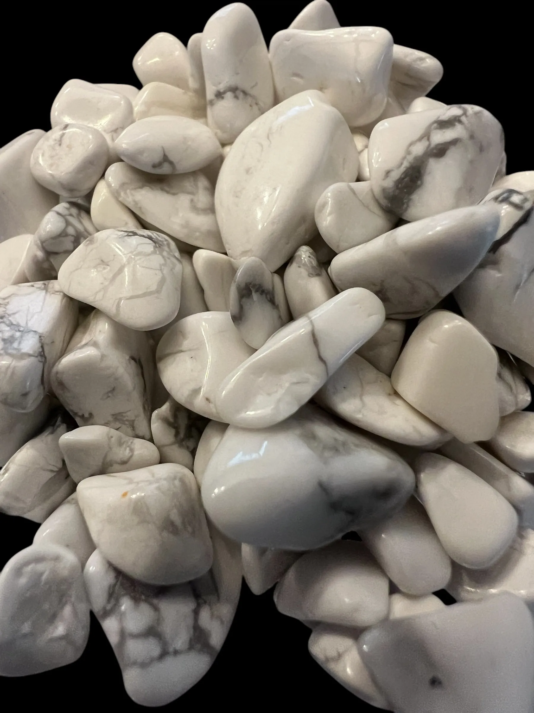 Howlite Gemstone Chips