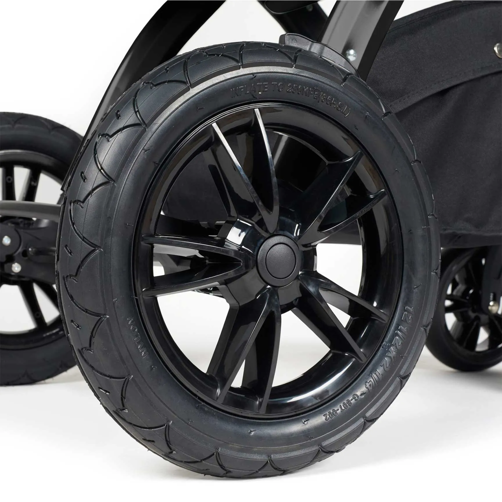 Ickle Bubba Stomp Luxe All-in-One Travel System with Isofix Base - Black/Midnight/Tan
