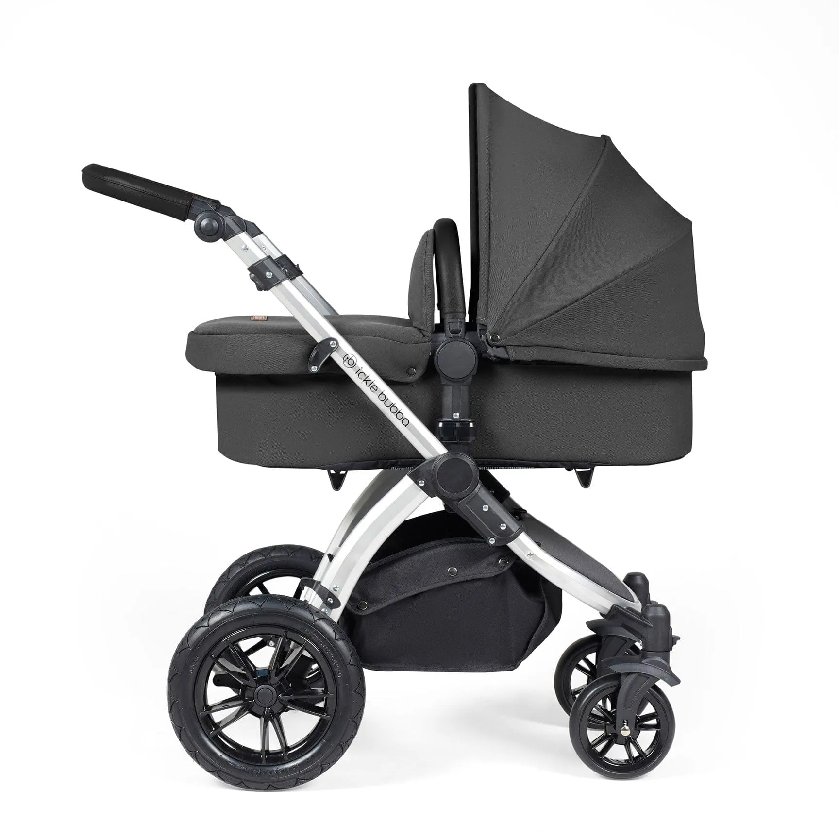 Ickle Bubba Stomp Luxe All-in-One Travel System with Isofix Base in Silver/Charcoal Grey/Black