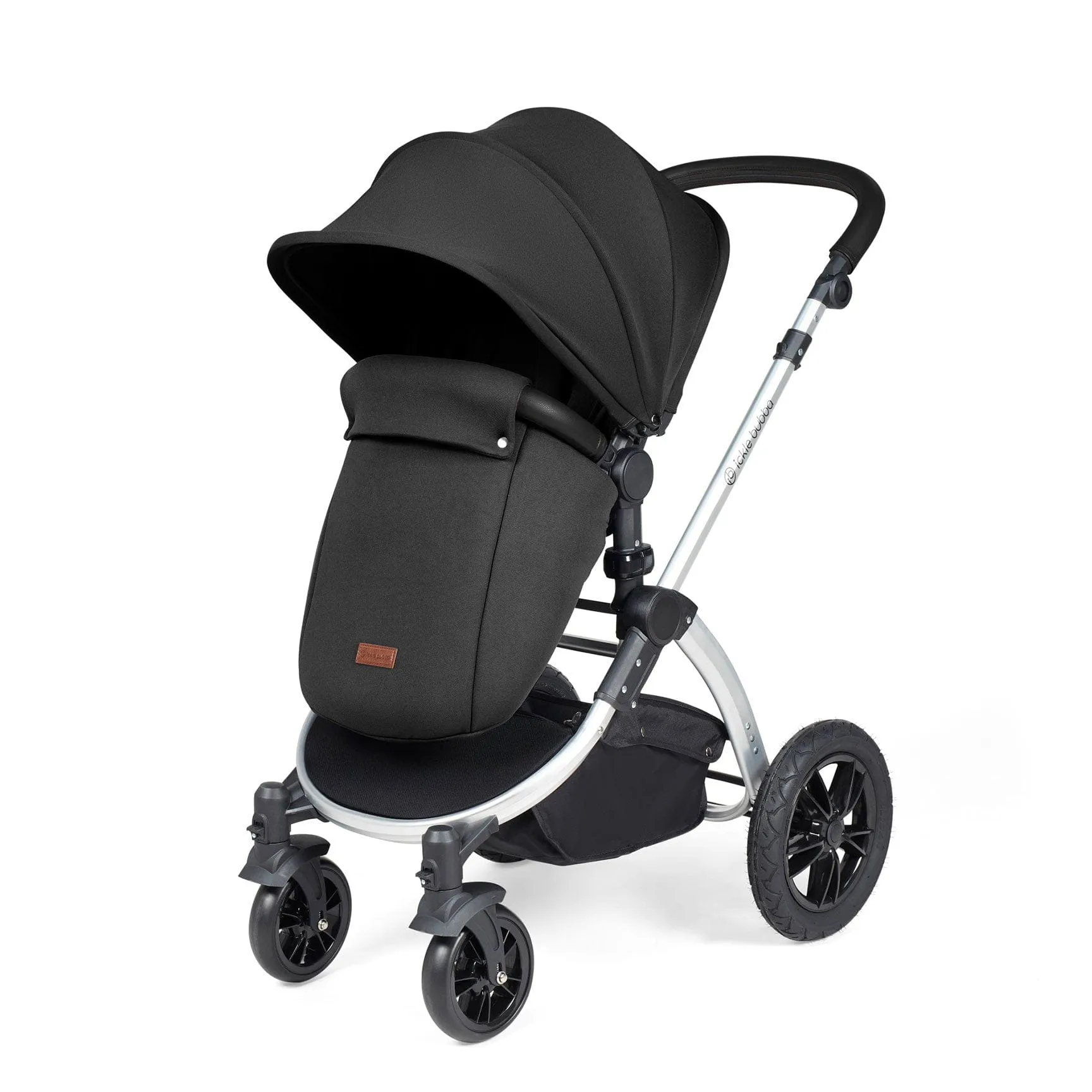 Ickle Bubba Stomp Luxe All-in-One Travel System with Isofix Base in Silver/Midnight/Black
