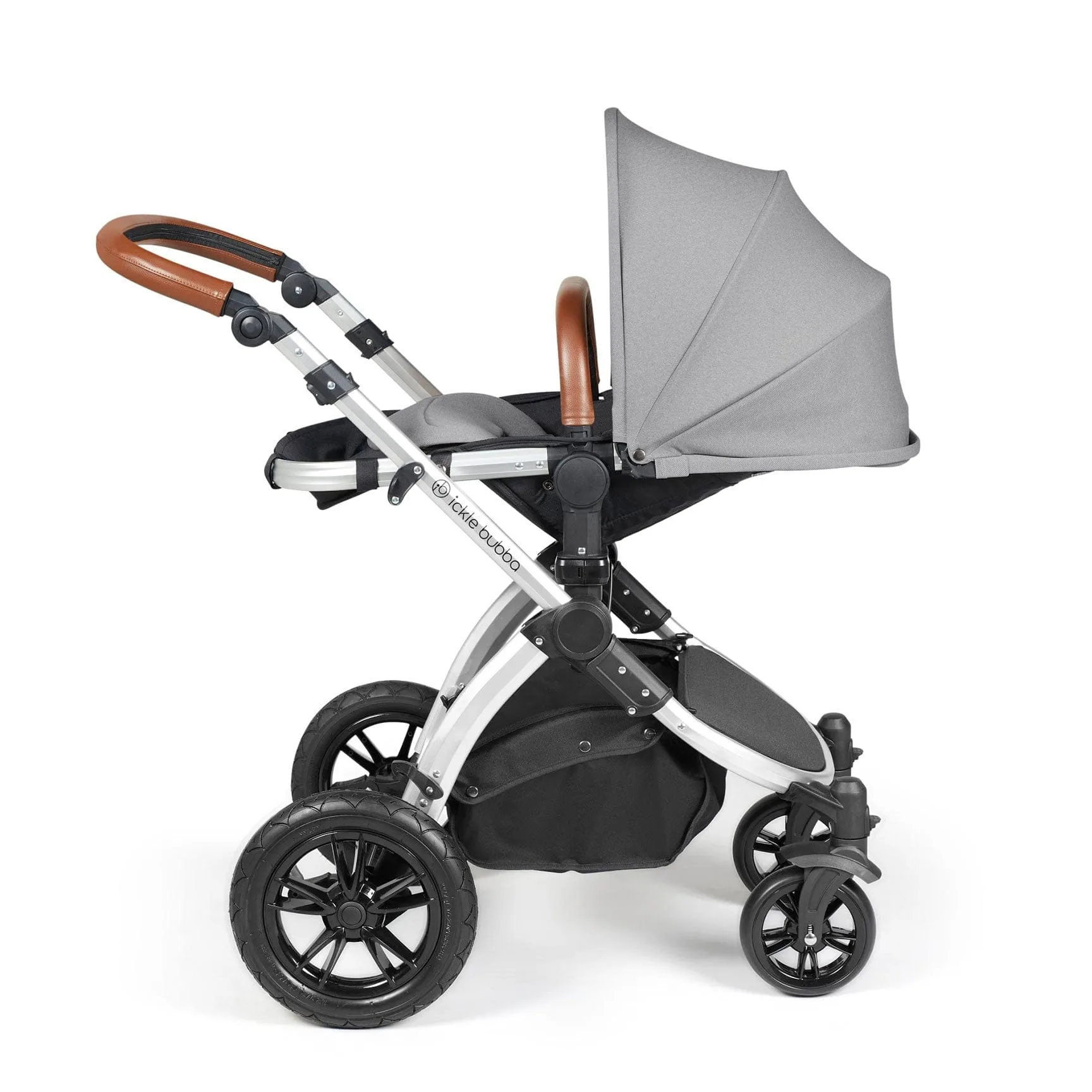 Ickle Bubba Stomp Luxe All-in-One Travel System with Isofix Base in Silver/Pearl Grey/Tan