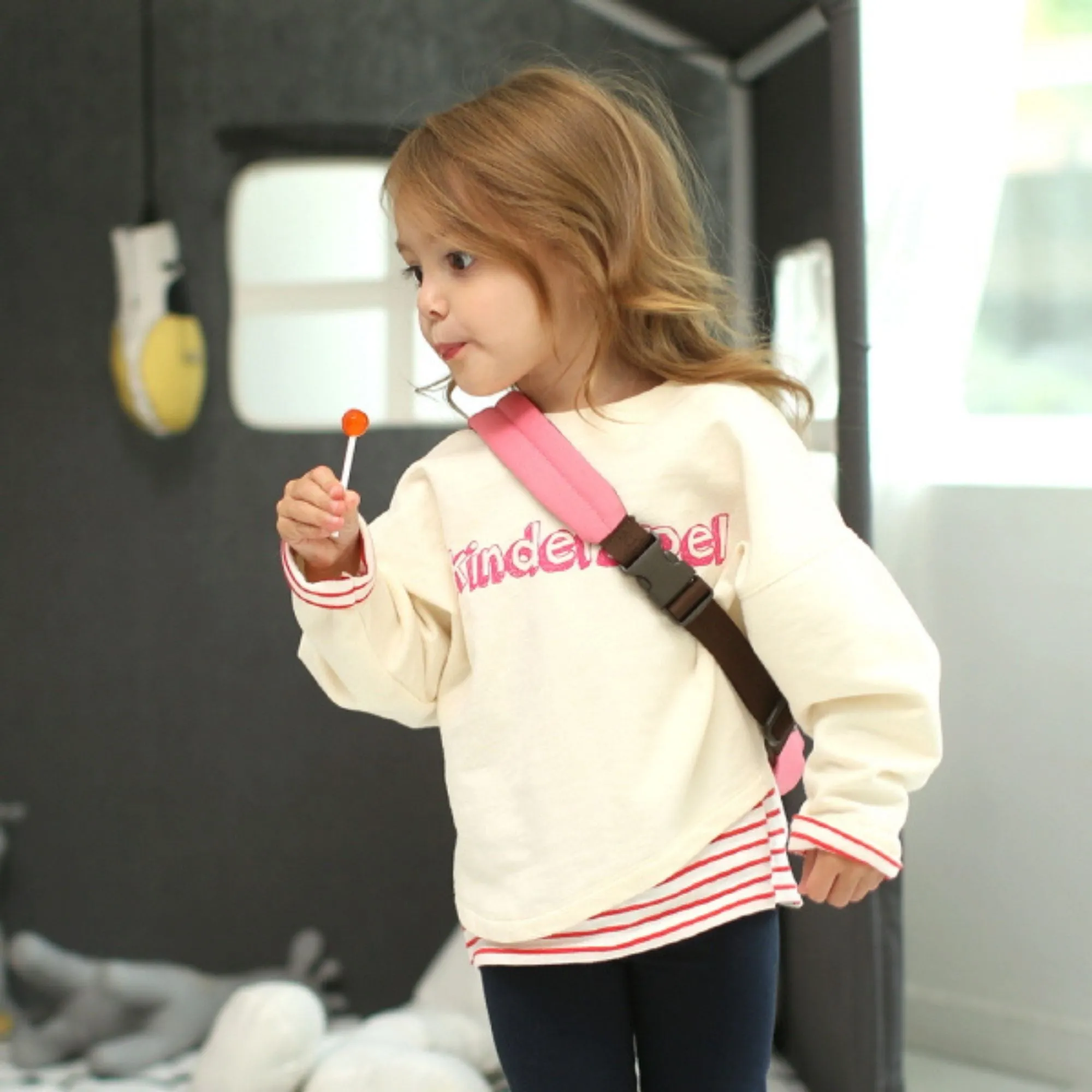 Kinderspel Insulated Sling Bag
