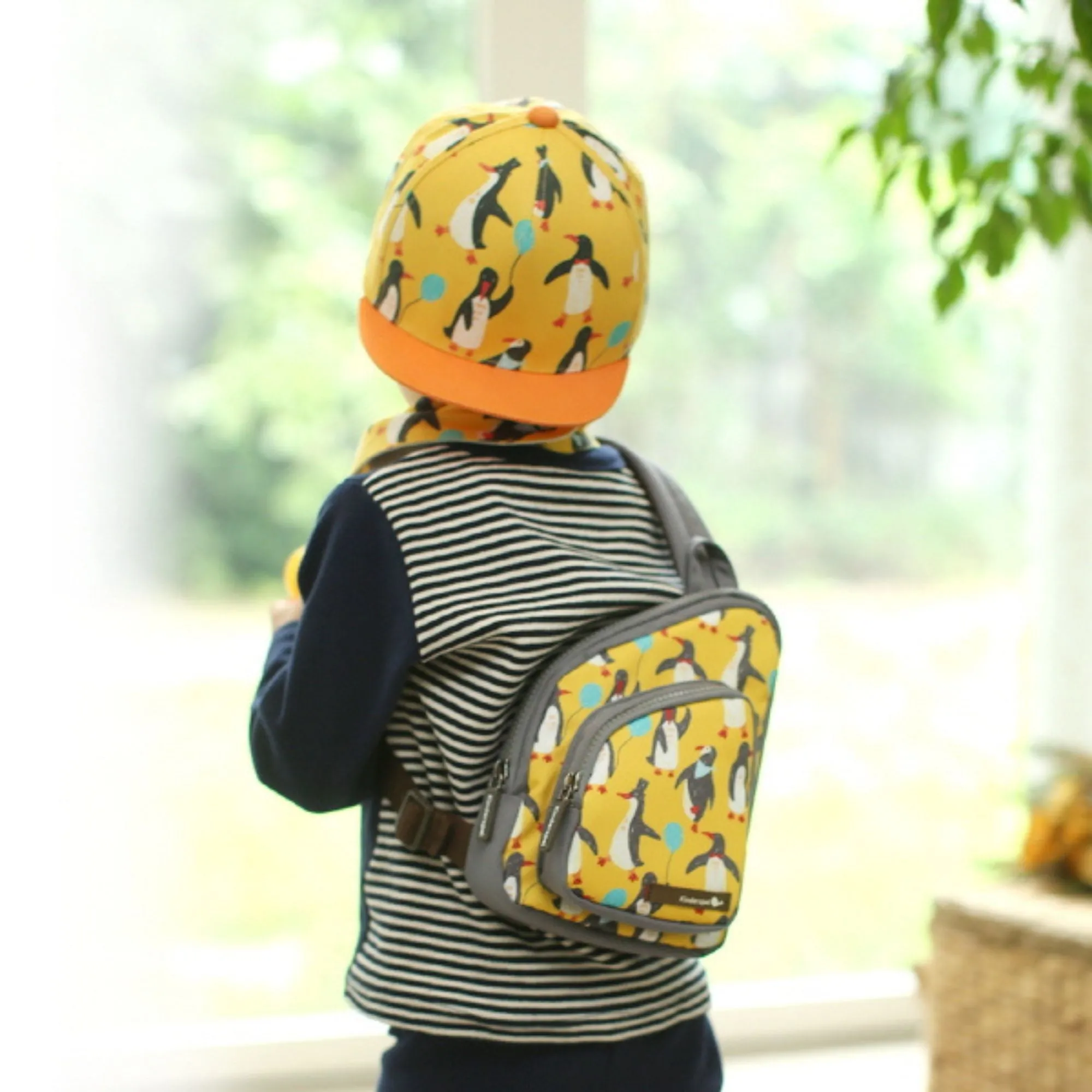 Kinderspel Insulated Sling Bag