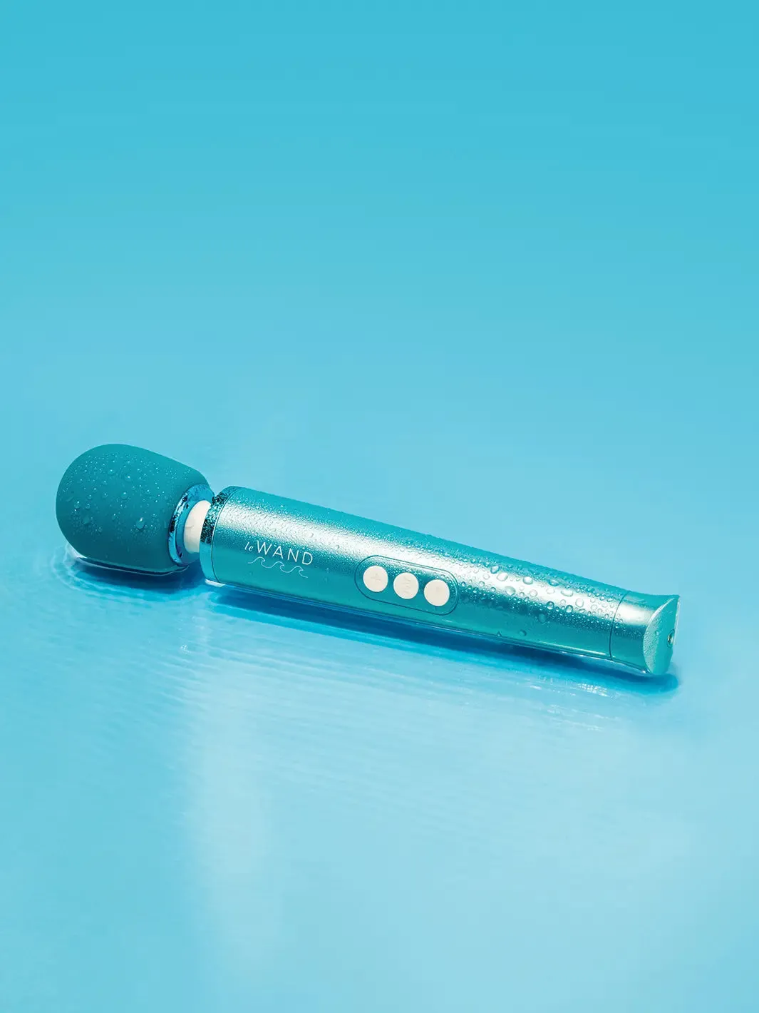 Le Wand Dive Submersible Rechargeable Personal Massager
