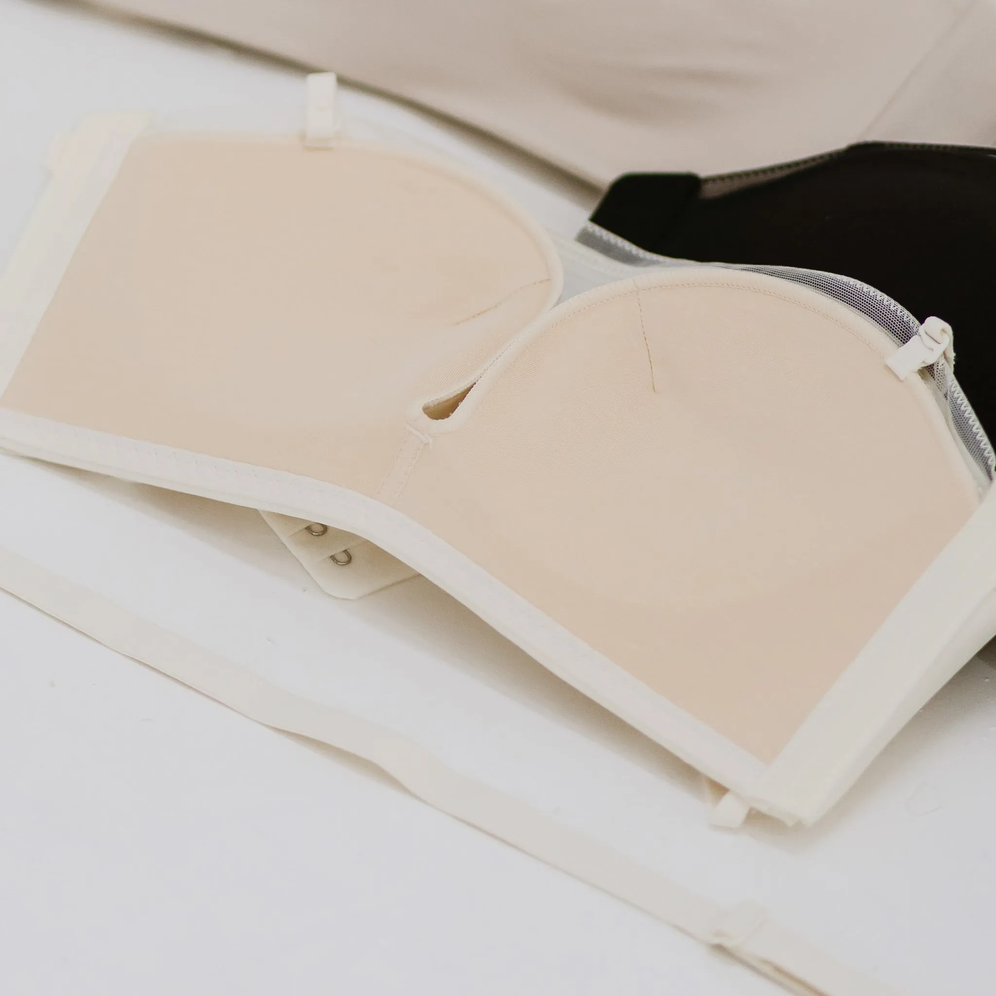 Lifting-Bandeau Modal 2-in-1 Wireless Bra in Creme Nude