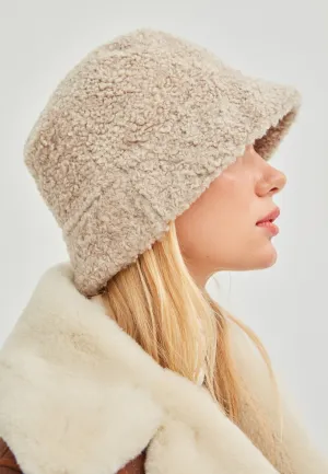 London Women Shearling Bucket Hat - Beige