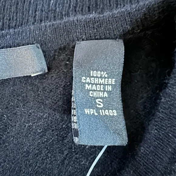 Lord &amp;‎ Taylor Cashmere Crewneck Black Vest. NWT. Small.