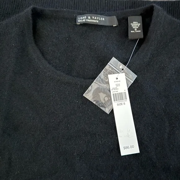 Lord &amp;‎ Taylor Cashmere Crewneck Black Vest. NWT. Small.