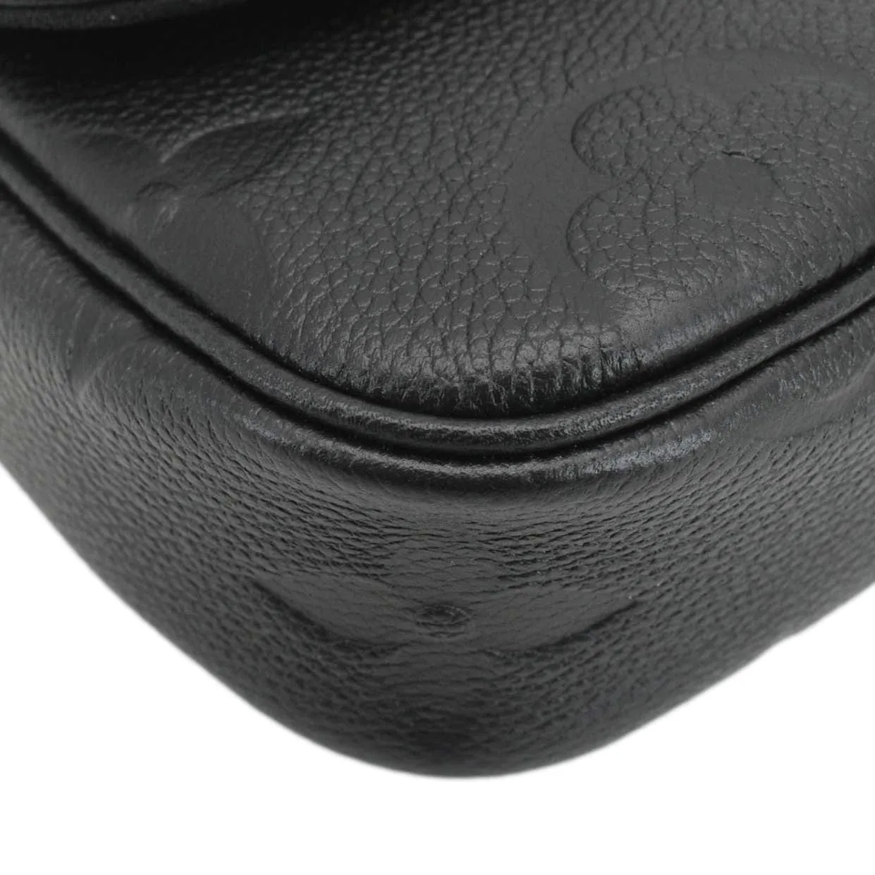 LOUIS VUITTON Ivy Empreinte Leather Wallet On Chain Shoulder Bag Black